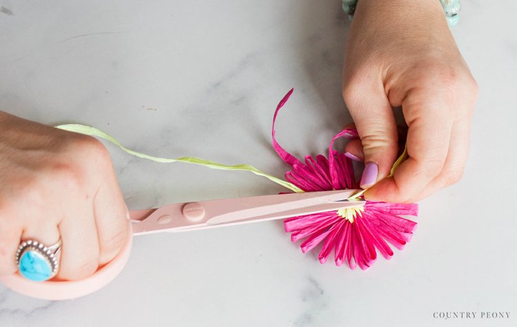 DIY Raffia Flower Spring Wreath with Clover's Hana-Ami Flower Loom