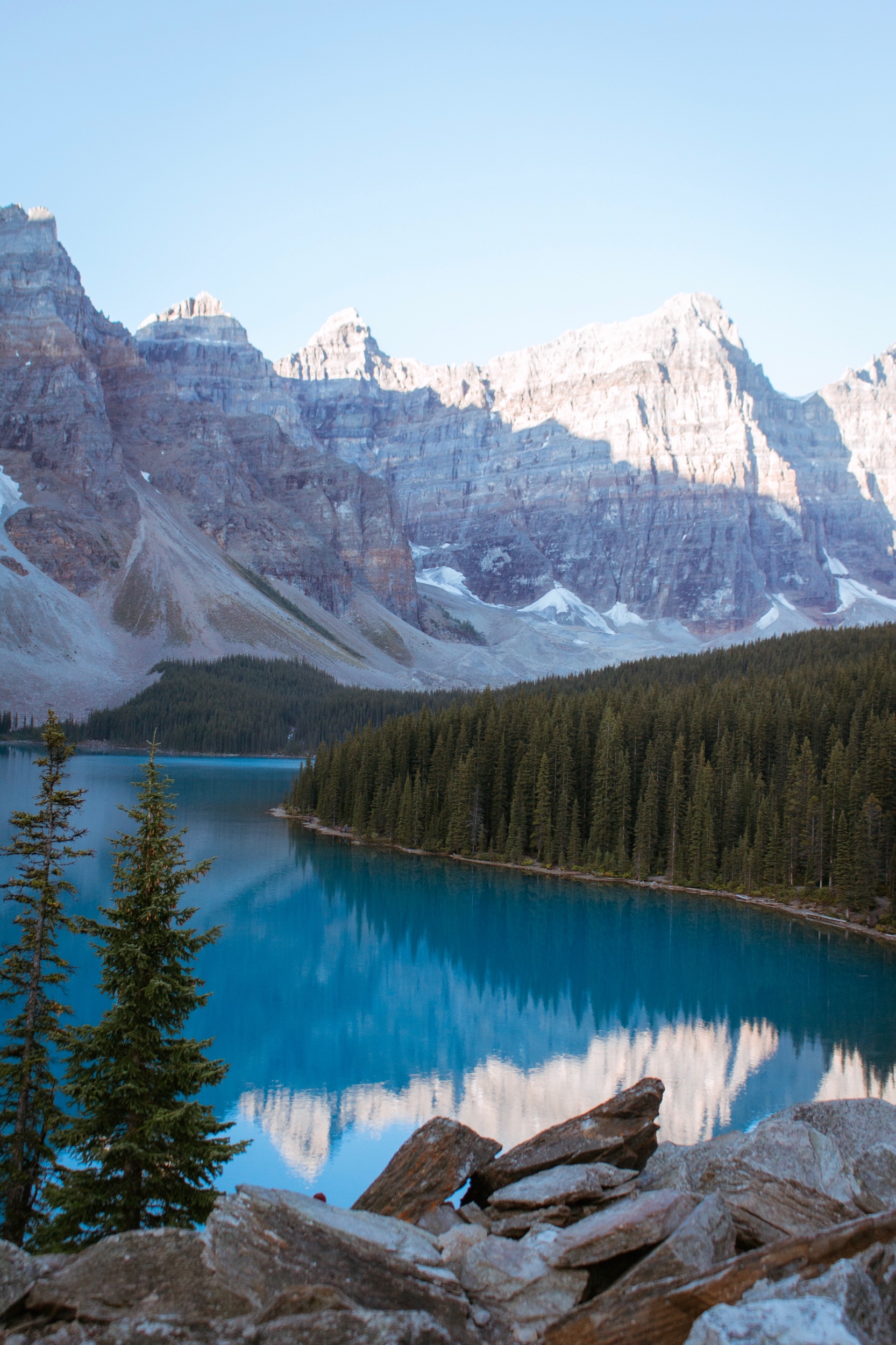 Lake Moraine in the morning