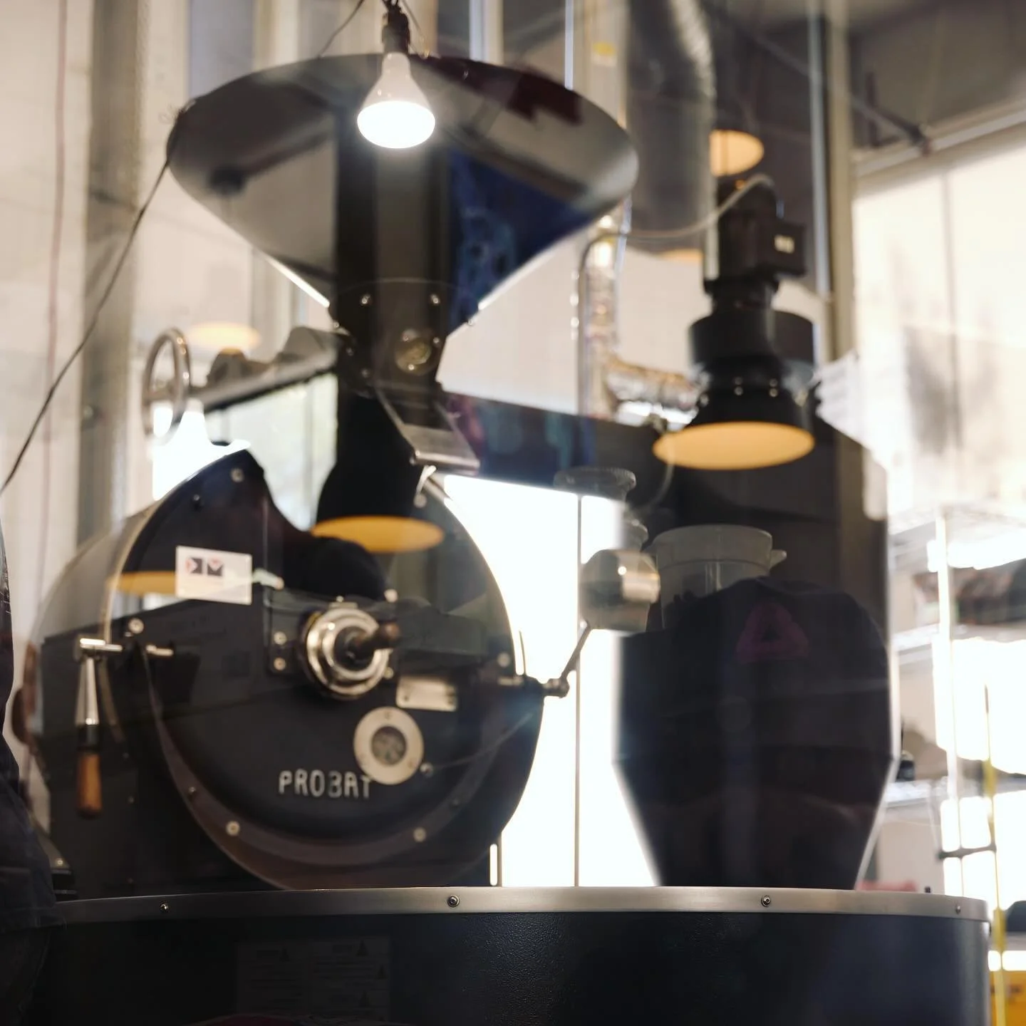 Our magical beans come from this Probat UG15 invented in the 1920's. Our coffees are always available online and in stores. ☕️
.
.
.
.
.
.
#cogcoffee #coffeeroaster #coffeeroasting #coffeeroastery #losangeles #losangelescoffee #LAroasters