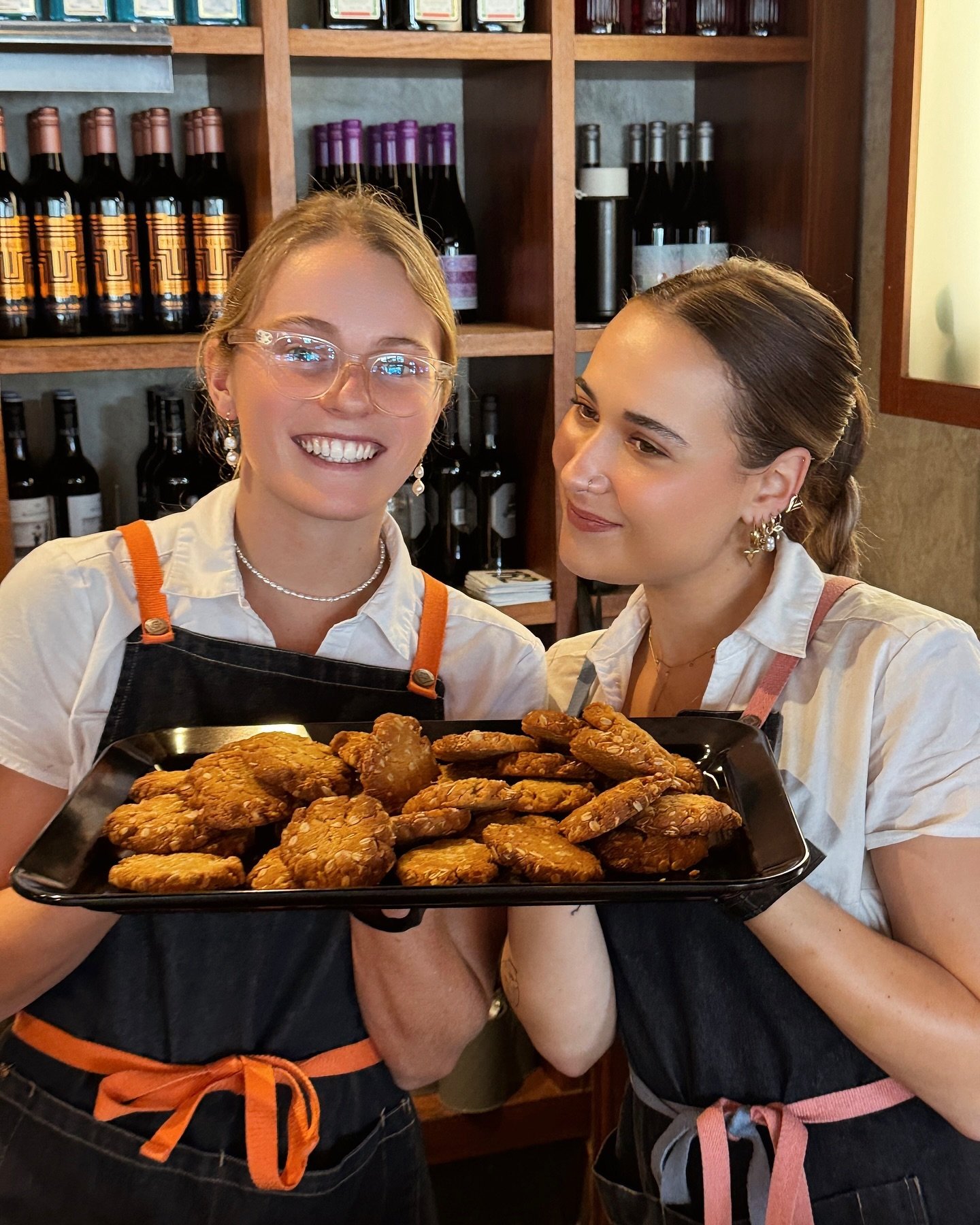 Doors are open, Footy&rsquo;s on and we&rsquo;re giving away homemade Anzac Biscuits! ☺️

It&rsquo;s chilly, we&rsquo;ve got plenty of cosy corners for you to escape to.

No Public Holiday Surcharge 😉 

Lest We Forget 

#thewindsor #thewindsorhotel 