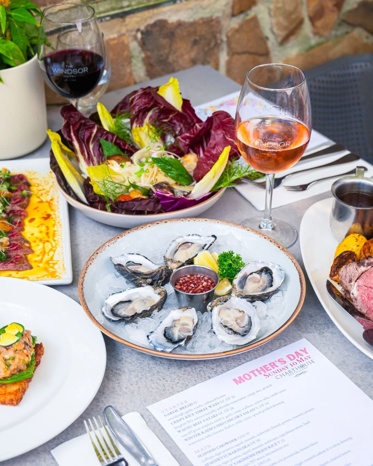 💕 Mum deserves more than flowers, she deserves this menu on Sunday. 

Crispy rice three ways with kingfish XO, salmon karashi &amp; yellowfin tuna, melt-in-your-mouth wagyu beef tataki, a fresh winter radicchio salad complimented by comfort favourit