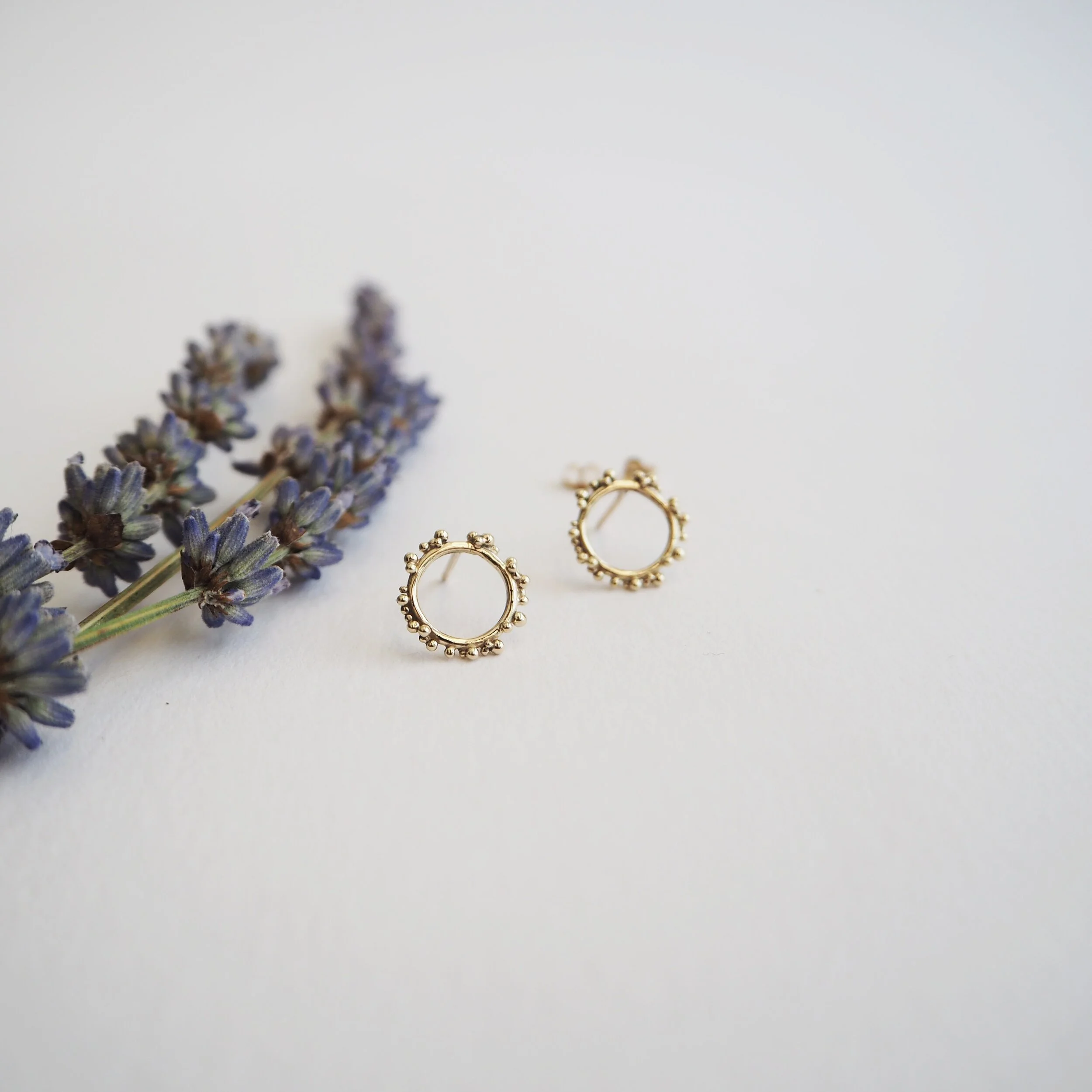 Sol Circle Studs in Recycled Gold