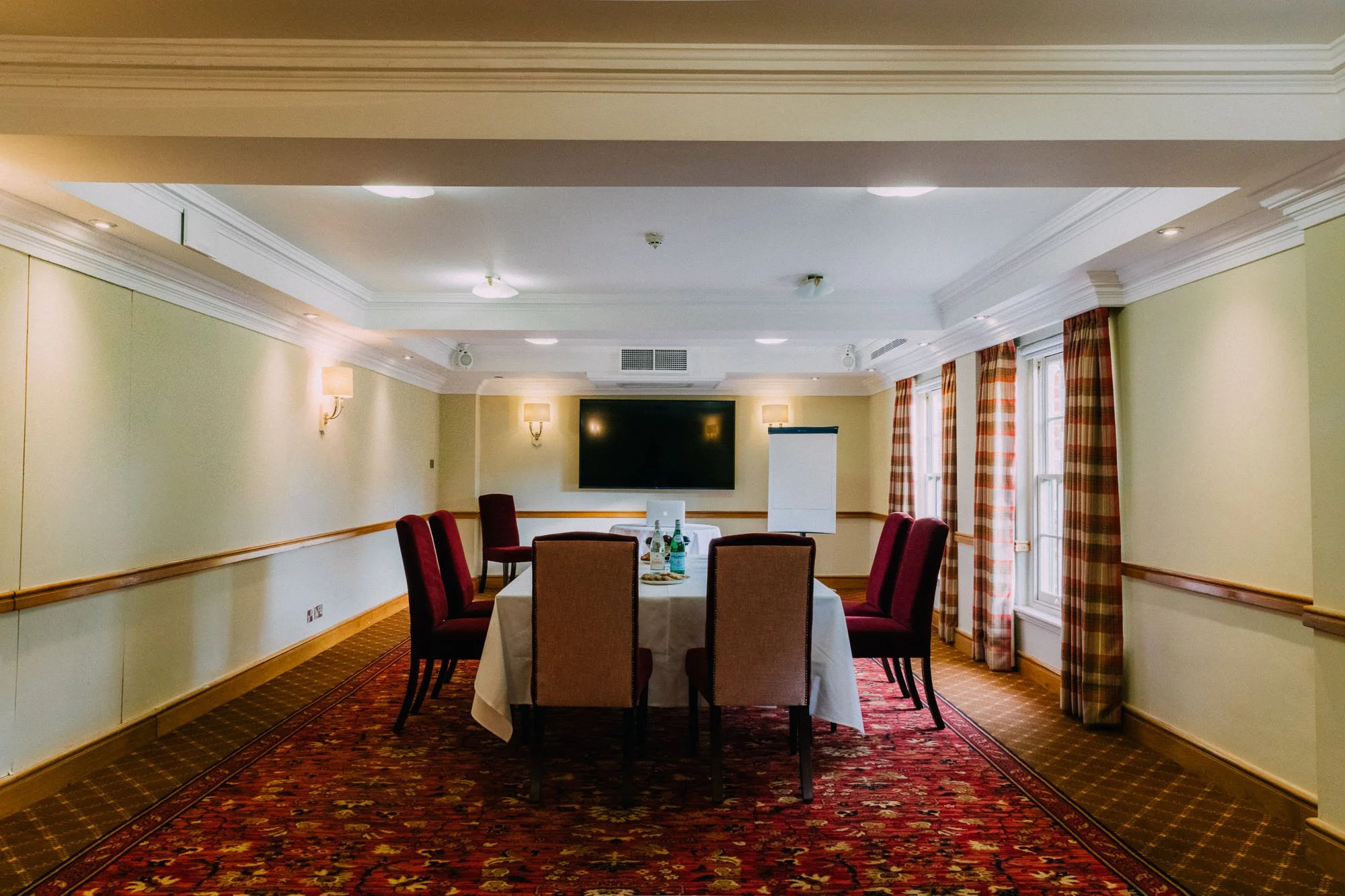 COVENT GARDEN:  45 seated | 45 standing