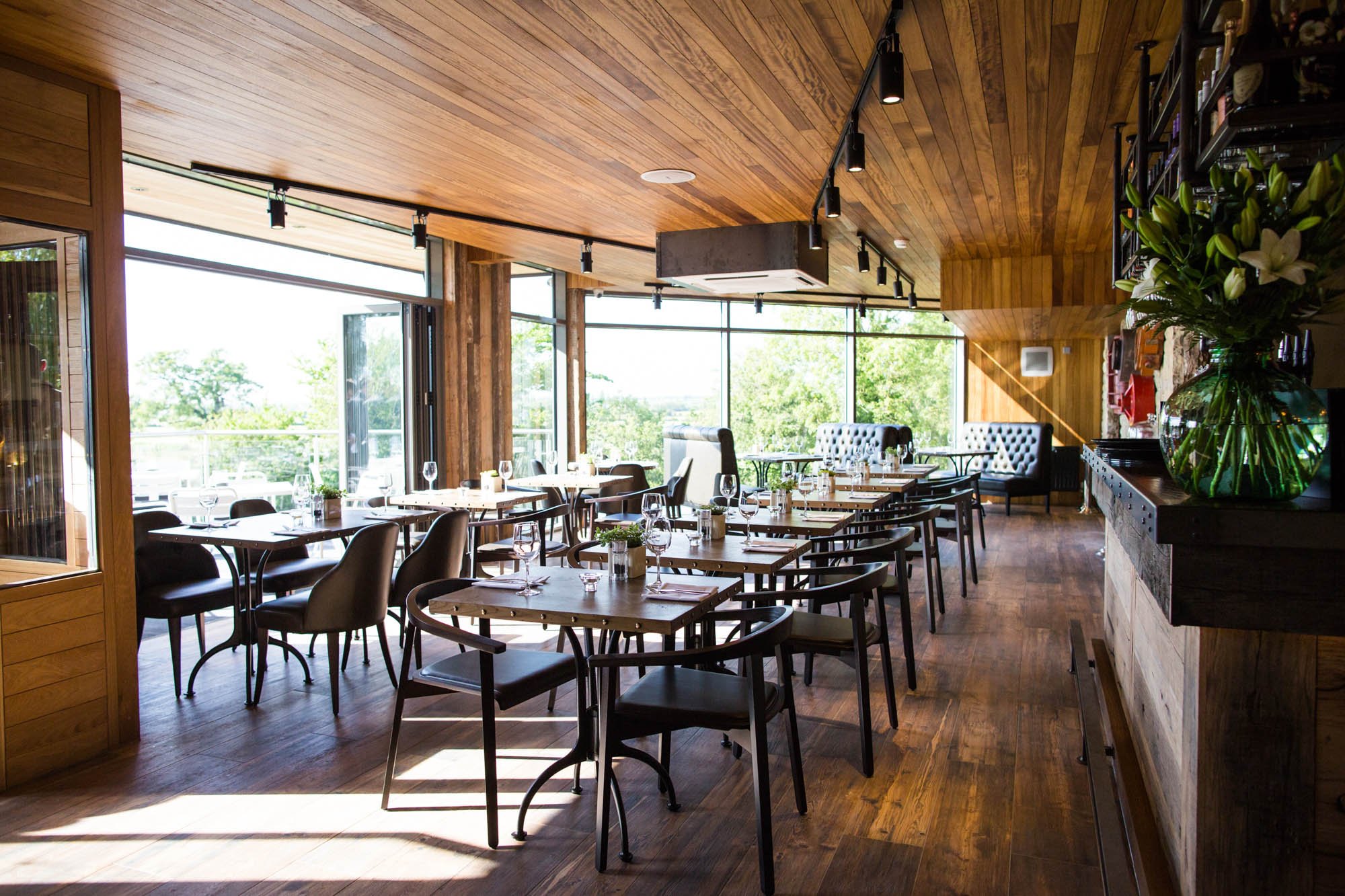RESTAURANT:  75 seated | 90 standing