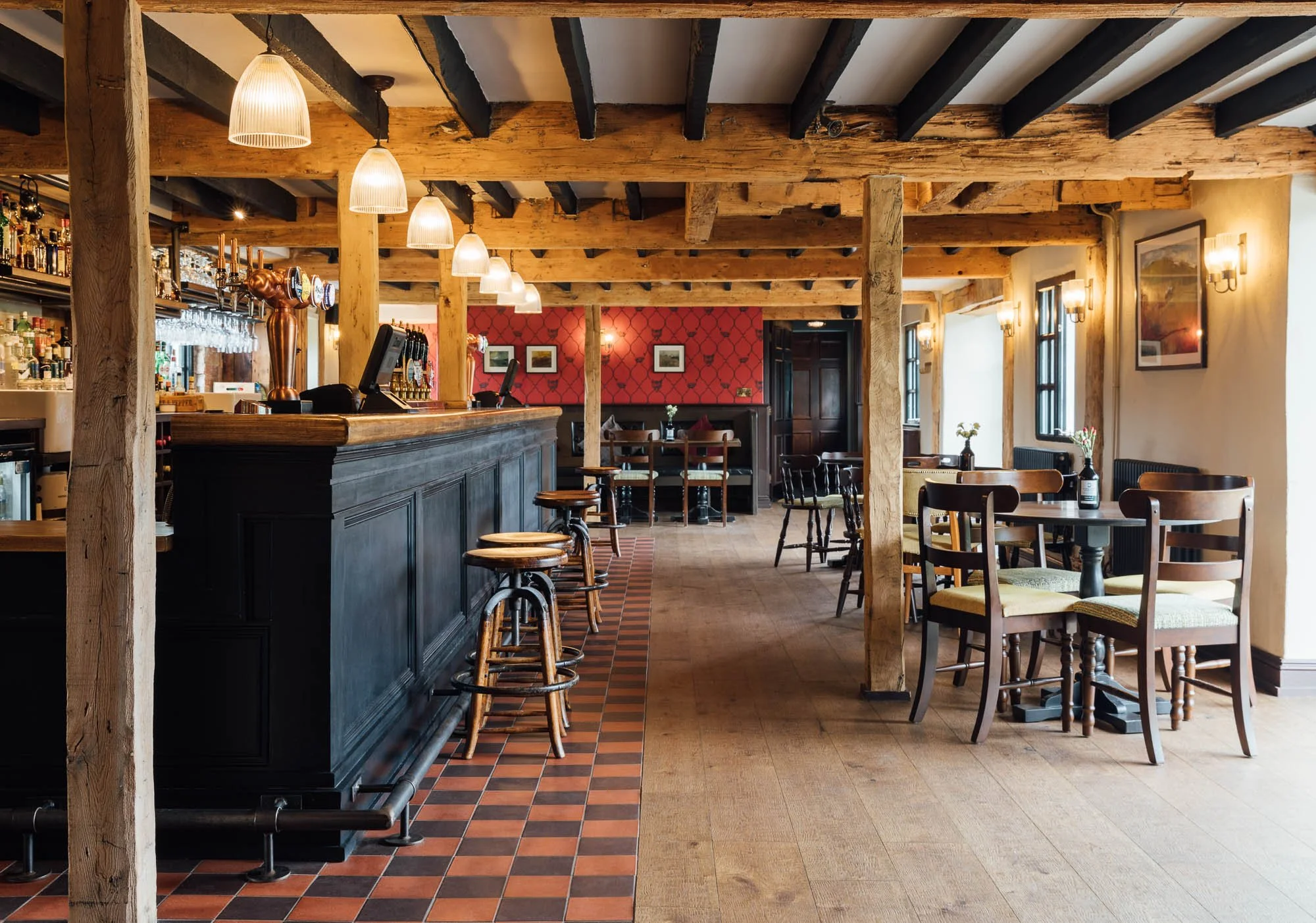   BAR : 40 seated | 55 standing 