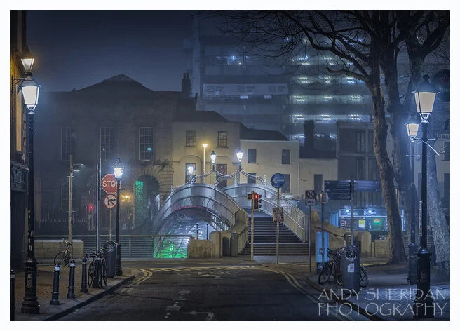 Dublin+Night+Ha'penny+Bridge+Pano+DSC_3603+WEB WM.jpg
