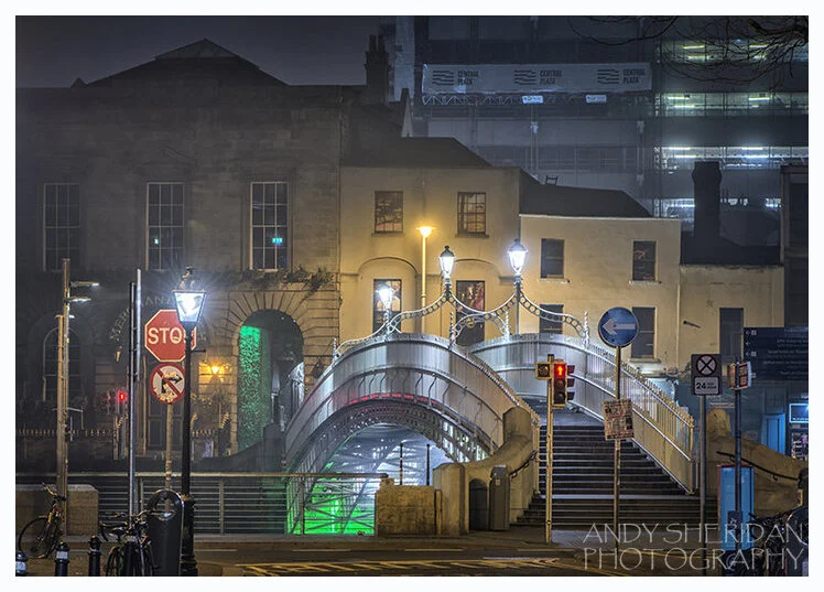 Dublin+Night+-+Ha'penny+Bridge+-+DSC_3610+WEB WM.jpg