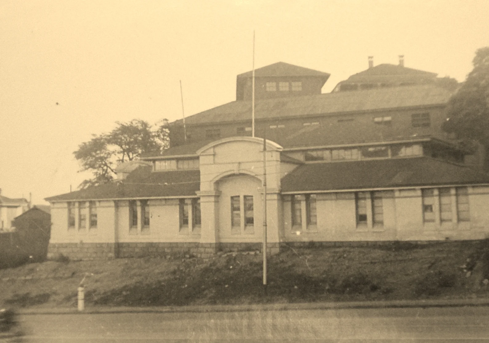 Vic Bks Bldg D3 1942-1950#1.JPG