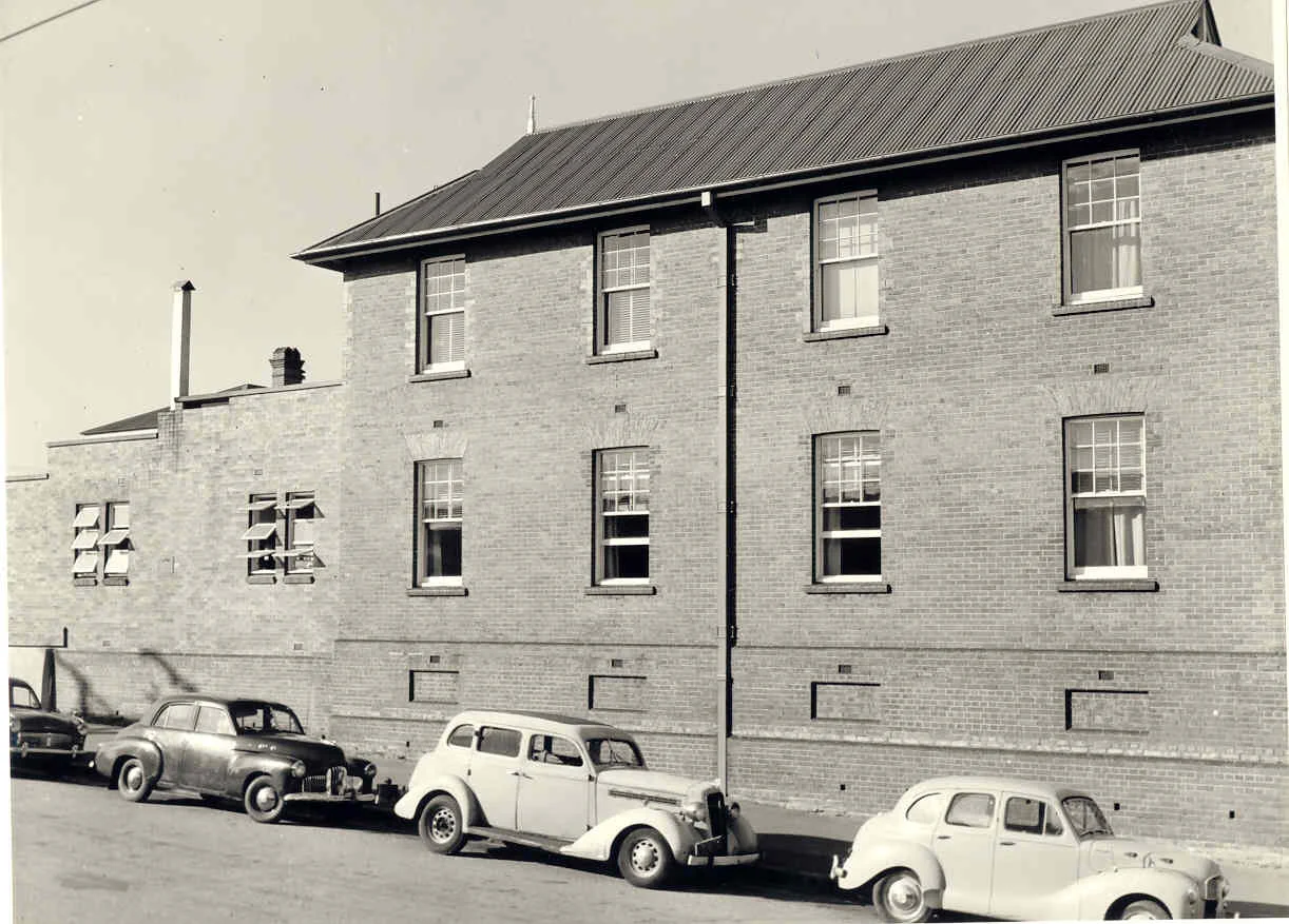 C6 Blackall St side#1.jpg