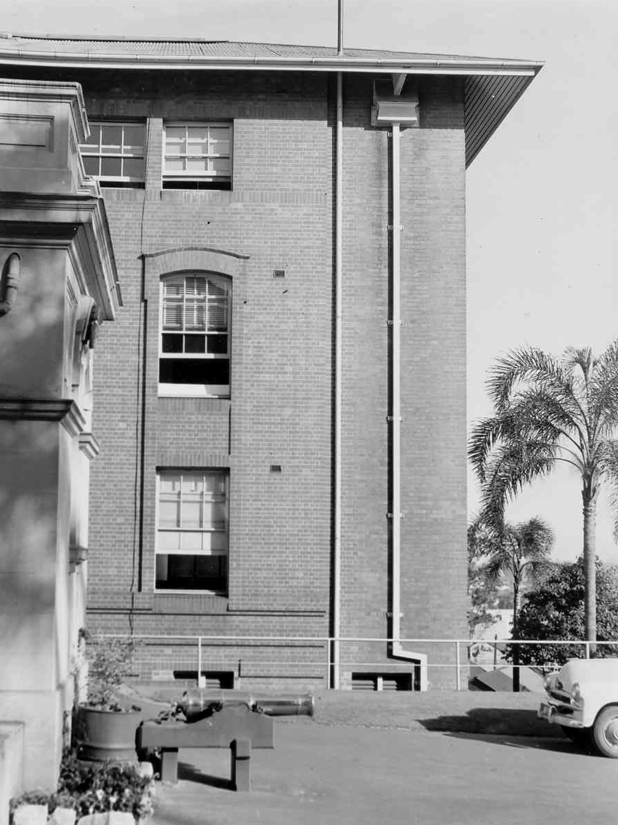 Victoria Barracks  Cannon ball#1.jpg