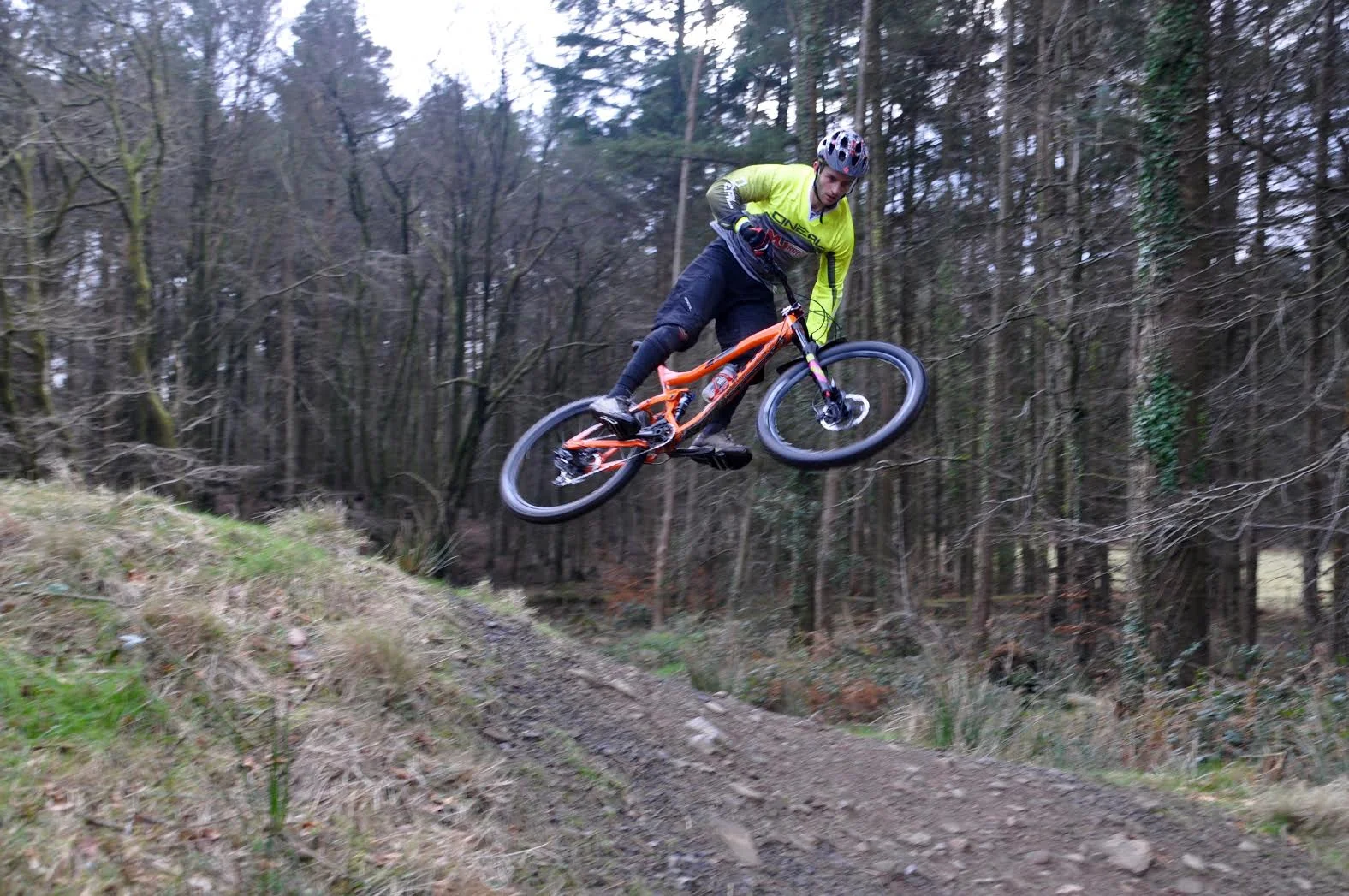 mtb jump.jpg