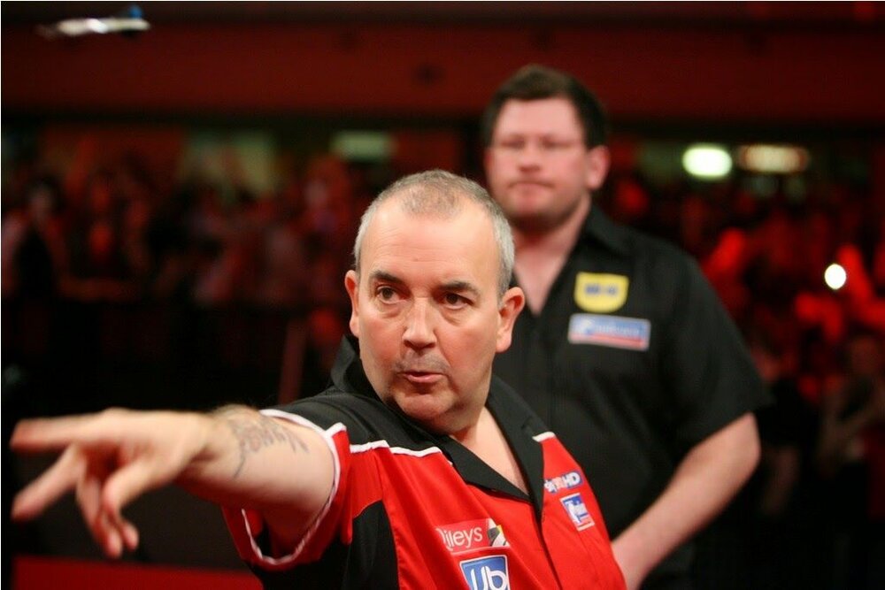 Fantastisk lokalisere suge Phil 'The Power' Taylor – The Greatest Darts Player of All Time — The  Sporting Blog