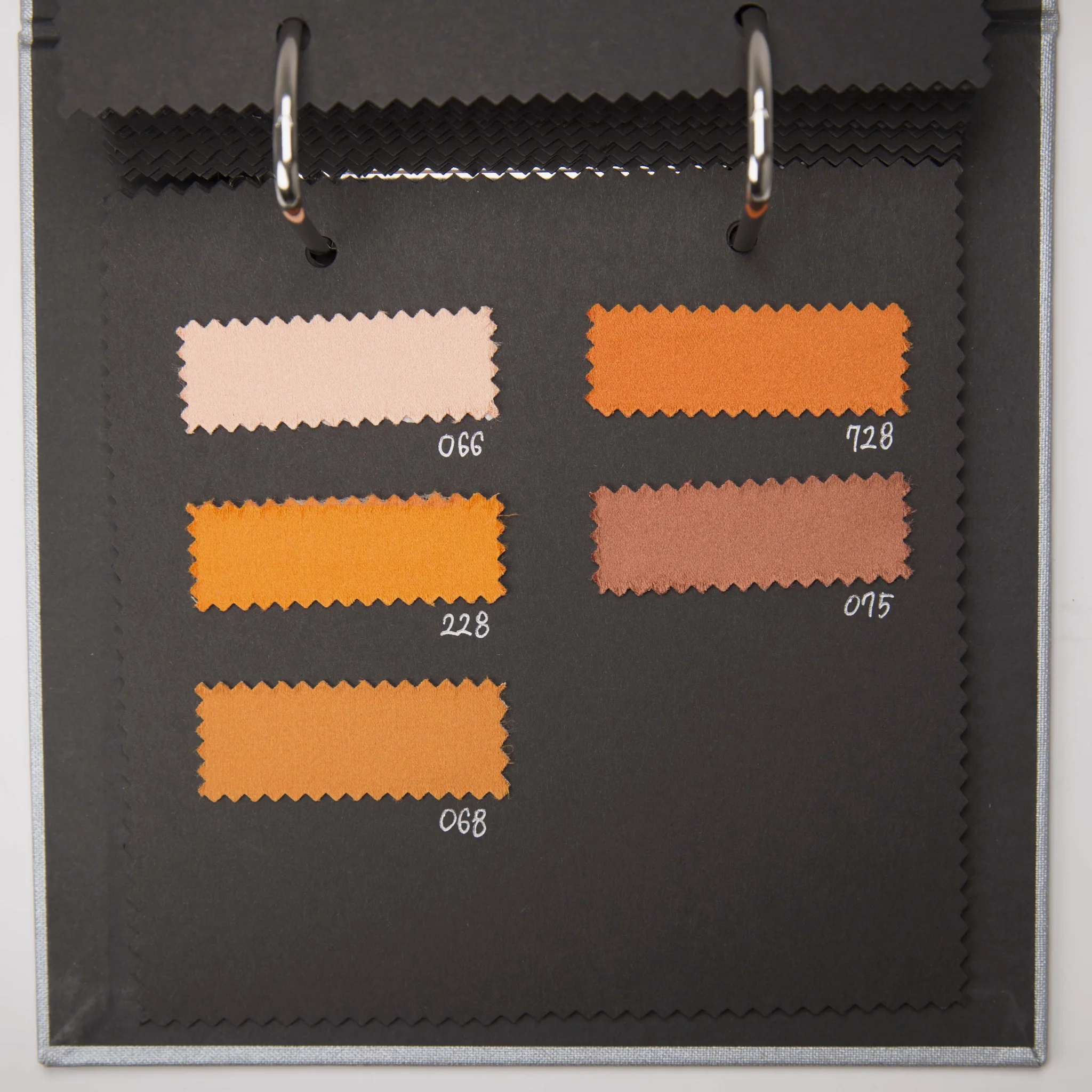 VIAJIYU_Satin_Textiles_23.jpg
