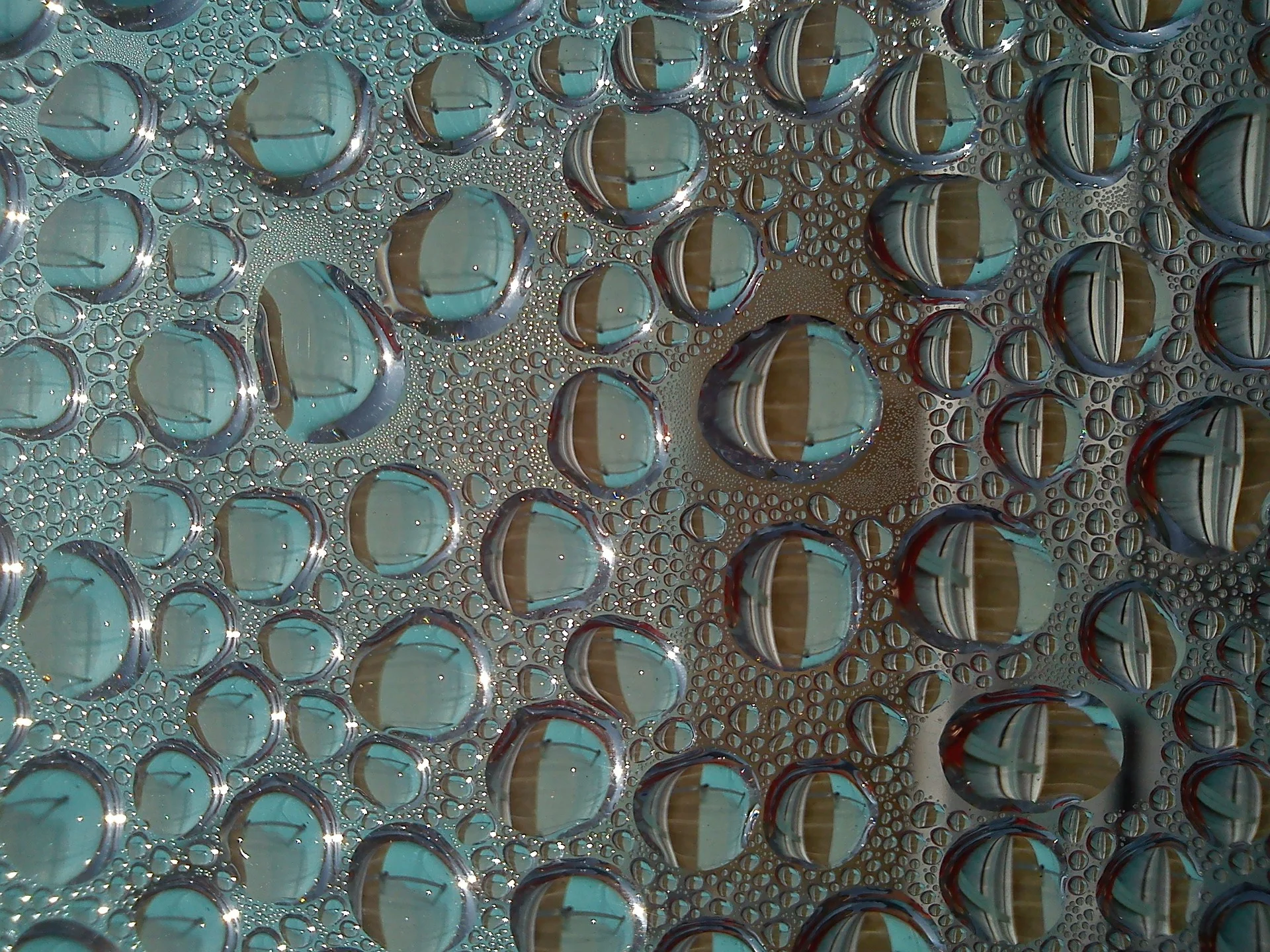 drop-of-water-566885_1920.jpg