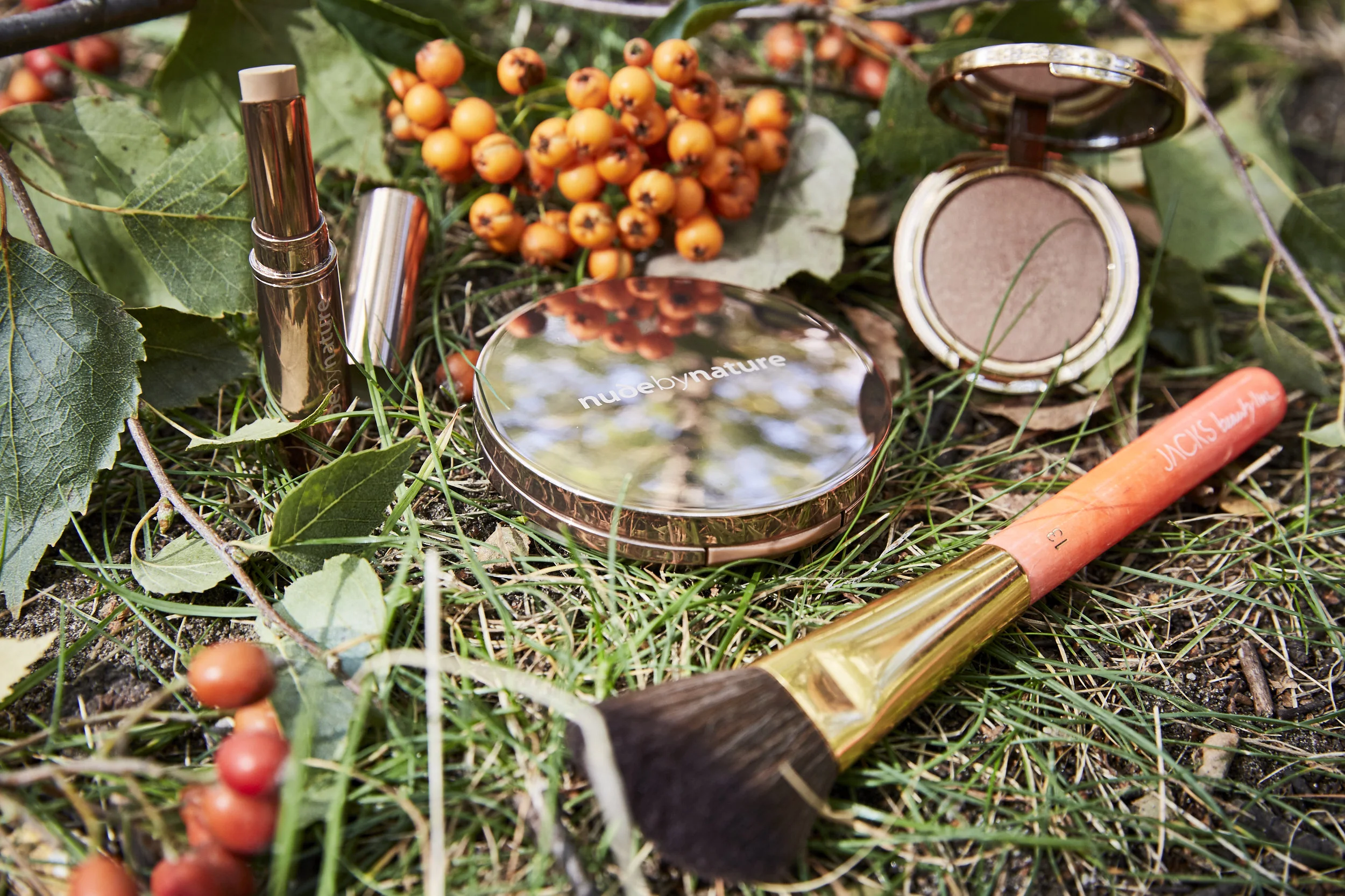 Nude_by_Nature_Herbstmakeup_Puderpinsel.jpg