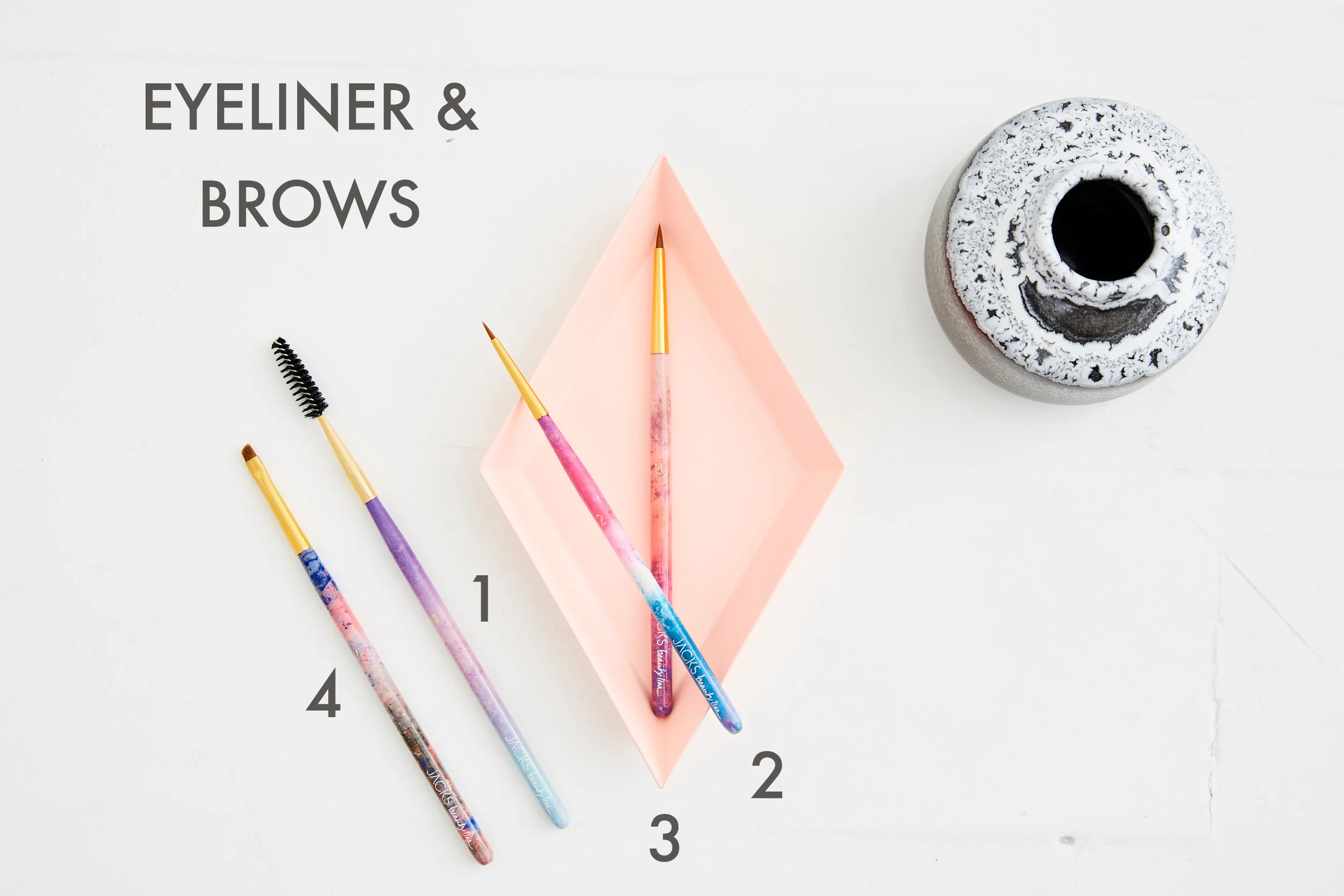Eyeliner_Pinsel_JACKSbeautyline.jpg