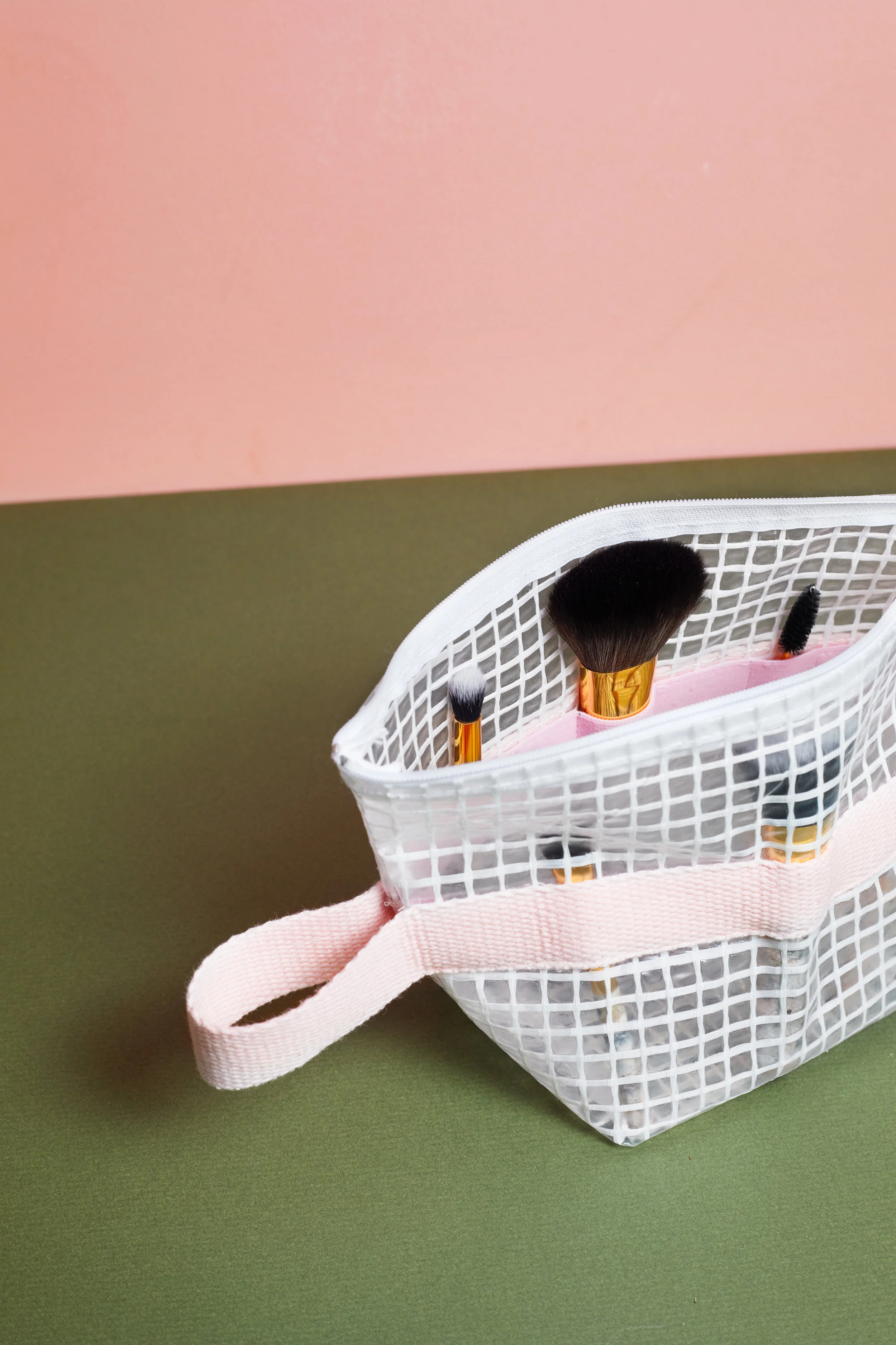 BureauDumont_MiriamJacks_JBL_Travelset_TranChauTu.jpg