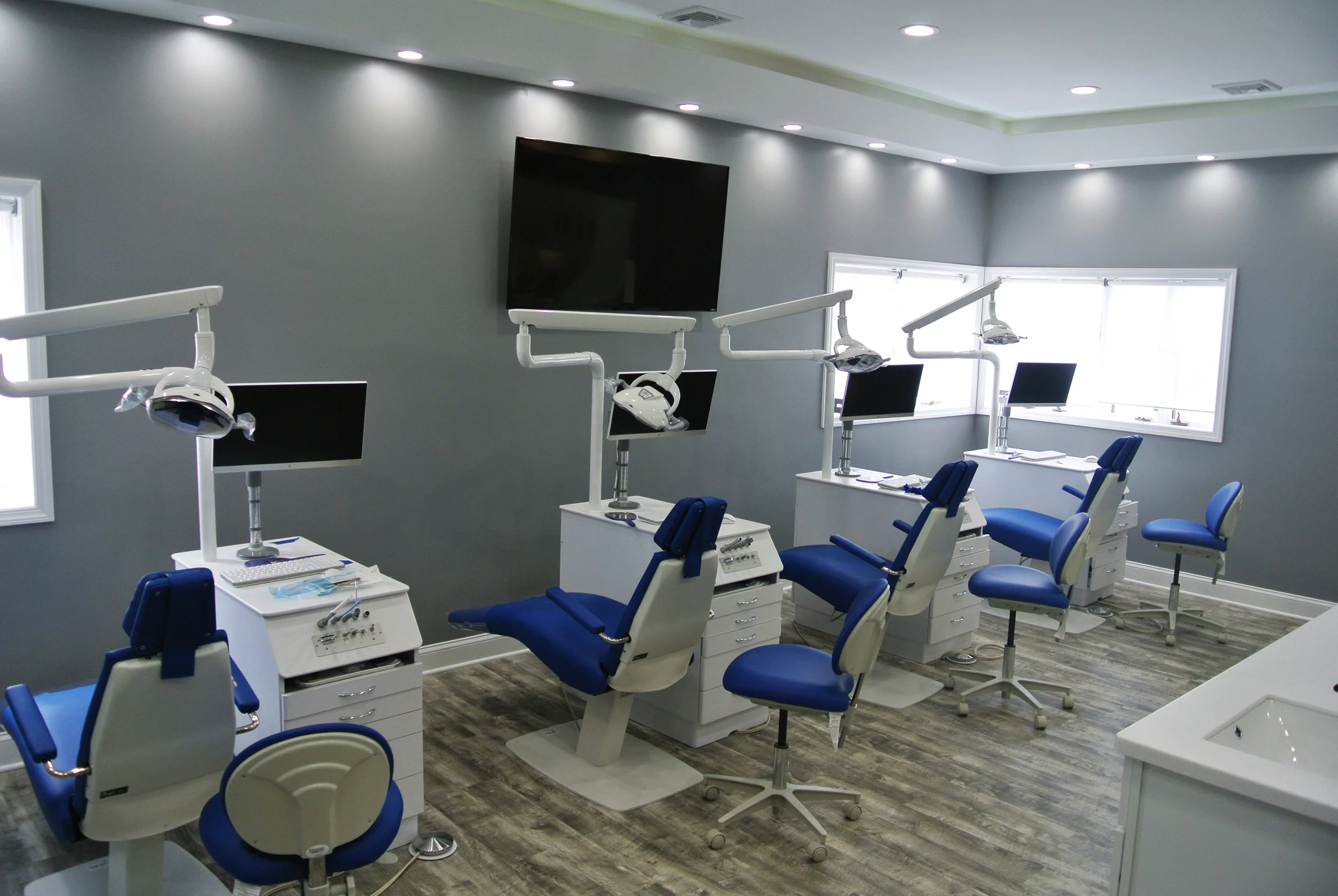 Open Layout Bay 