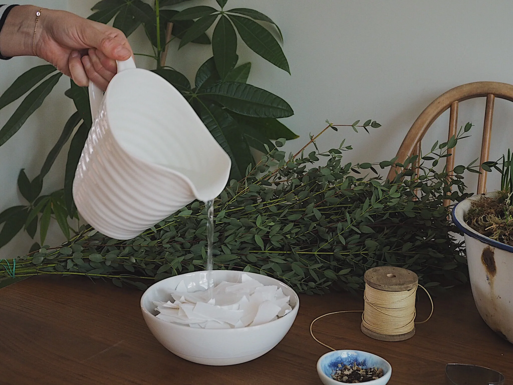 Cover the strips of paper with water