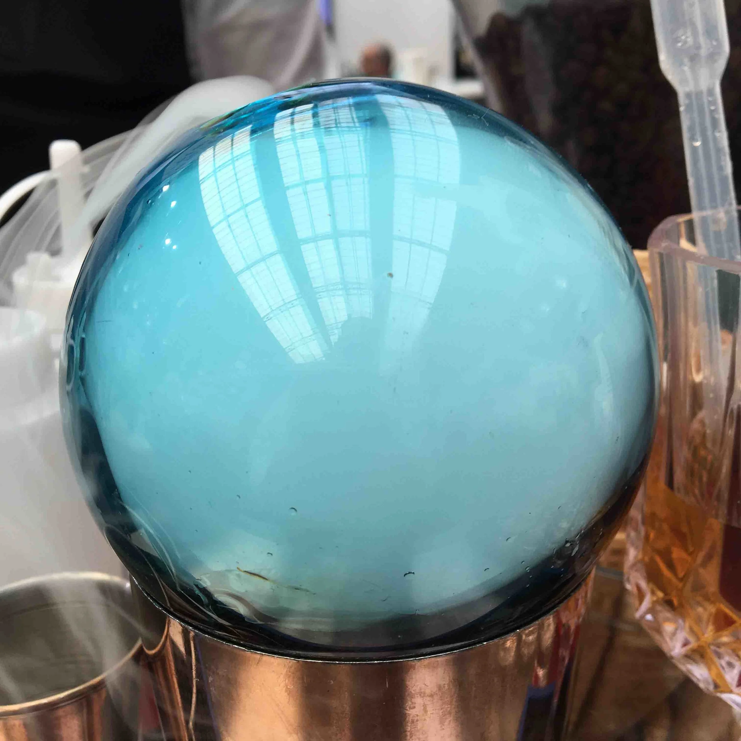 Molecular smokey sphere