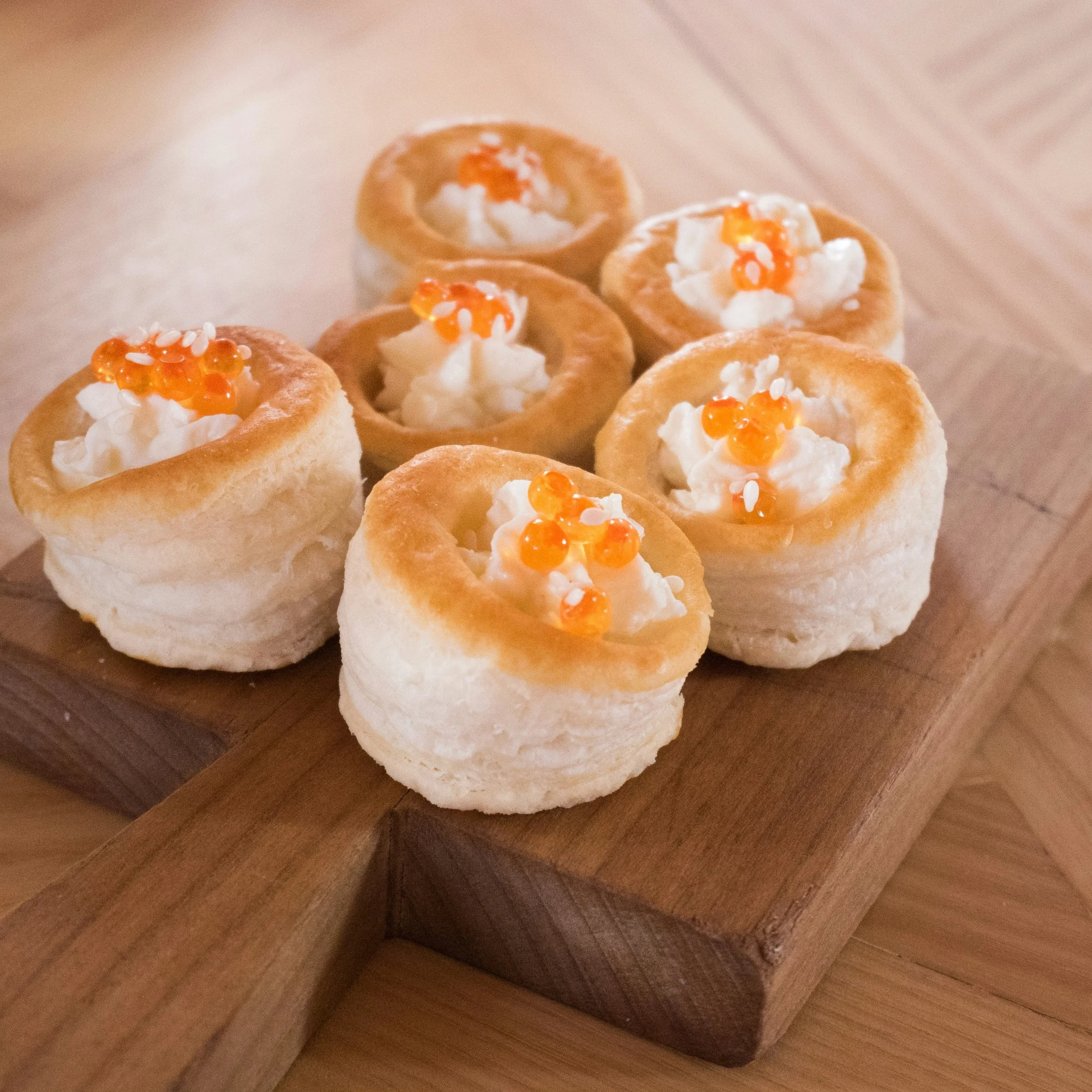 Little crunchy caviar cream cheese filo pastry bites