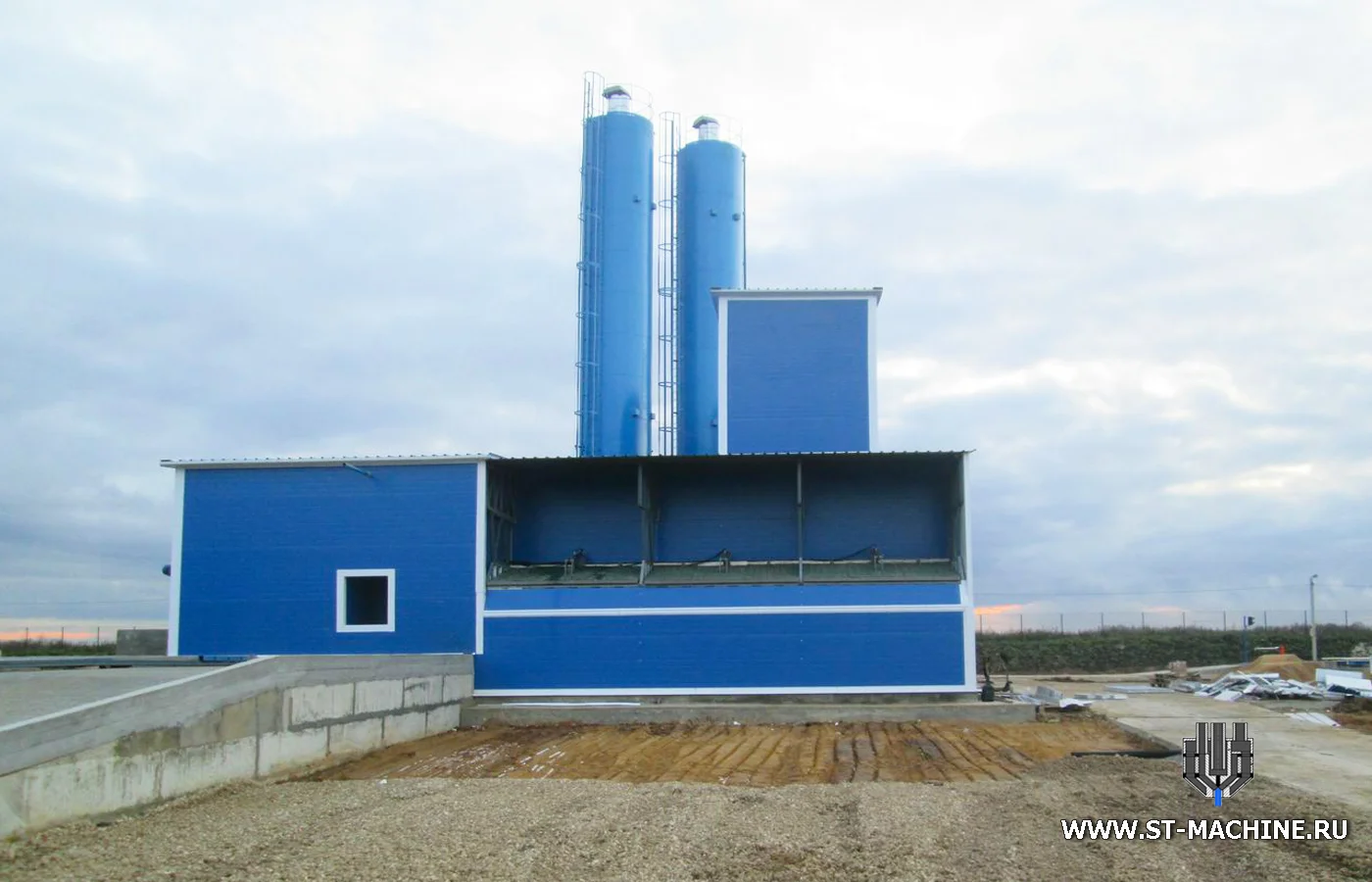 stmachine concrete mixing plant from russia.jpg