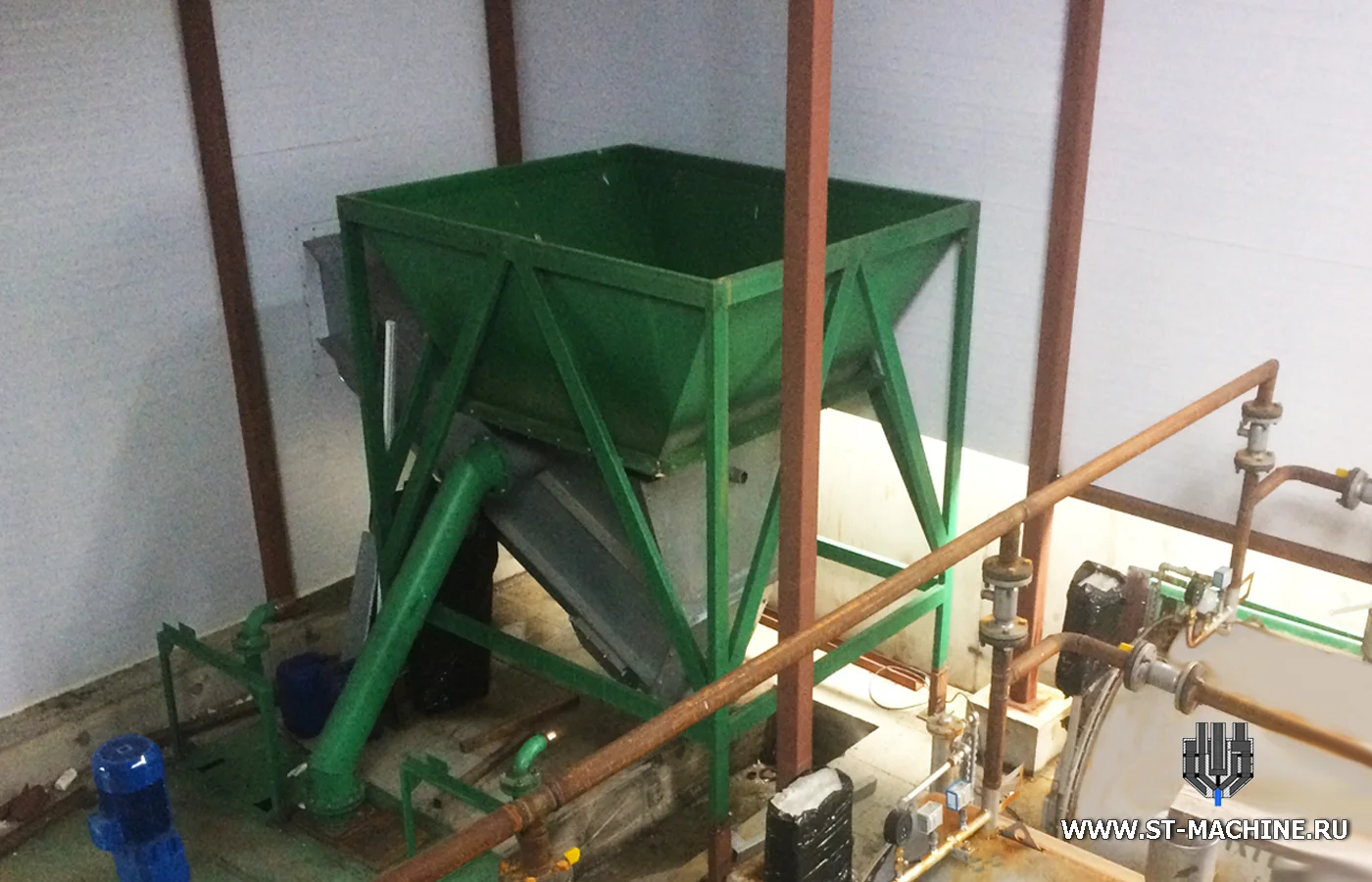 Boilers 0.9 kW with a system of steam lines for heating.jpg