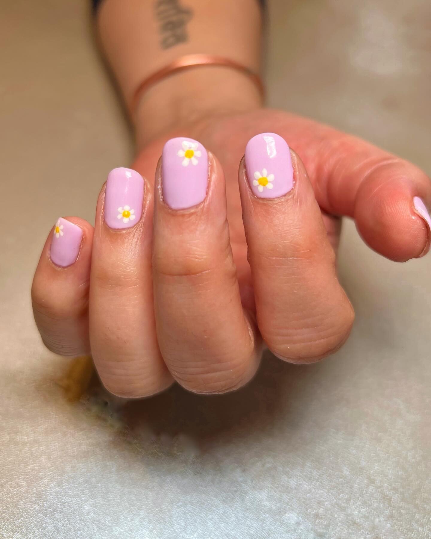 🌸🌼 Spring is coming!! 🌼🌸

While our days might give us a variety of weathers, if you bring the spring, it will come!! 

If you put Spring and sunshine on your nails, you will feel the spring in your step whenever you look at them. It&rsquo;s a ps