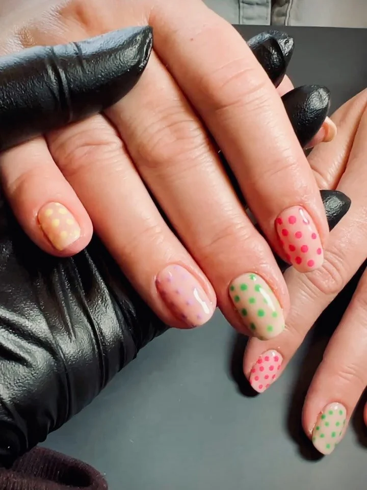 Spring polka dots!

I&rsquo;m still here. I haven&rsquo;t disappeared, I&rsquo;ve still been busy but just haven&rsquo;t got my act together to post my work of late! 

So here&rsquo;s some spring polka dots to signify the emerging of posts again, jus