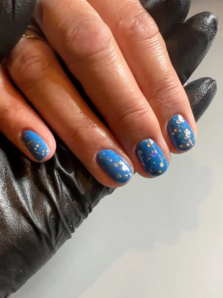 These are not just nails with a bit of glitter. This is a client&rsquo;s story. A story of emerging from a fog, from a time of personal sadness and struggle, to a feeling of shedding some emotional shackles and becoming stronger. 

Since Christmas we