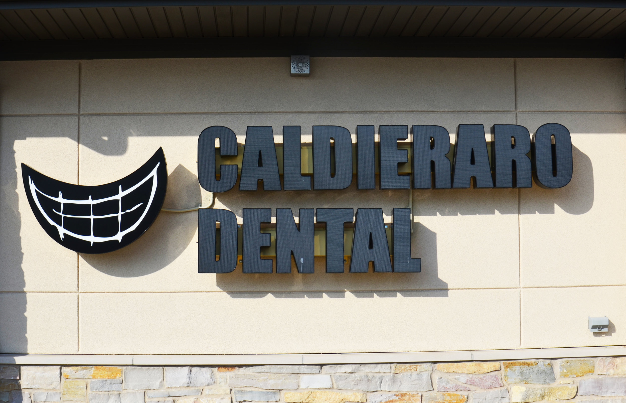 Dr. Caldieraro Dental Office Exterior