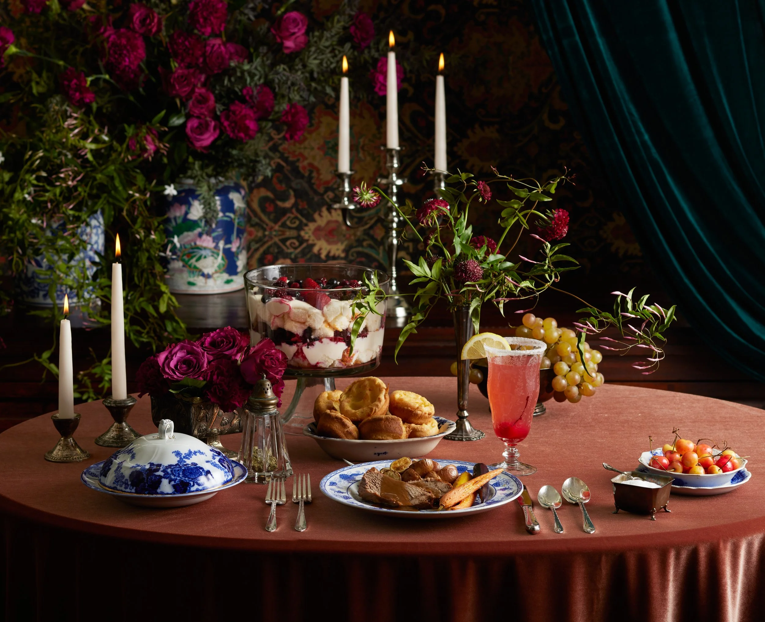 Victorian Formal Dinner: Orchestrating an opulent table setting. By carefully selecting props that reflected the grandeur of the time, I helped build a formal dining experience that feels both immersive and timeless.
