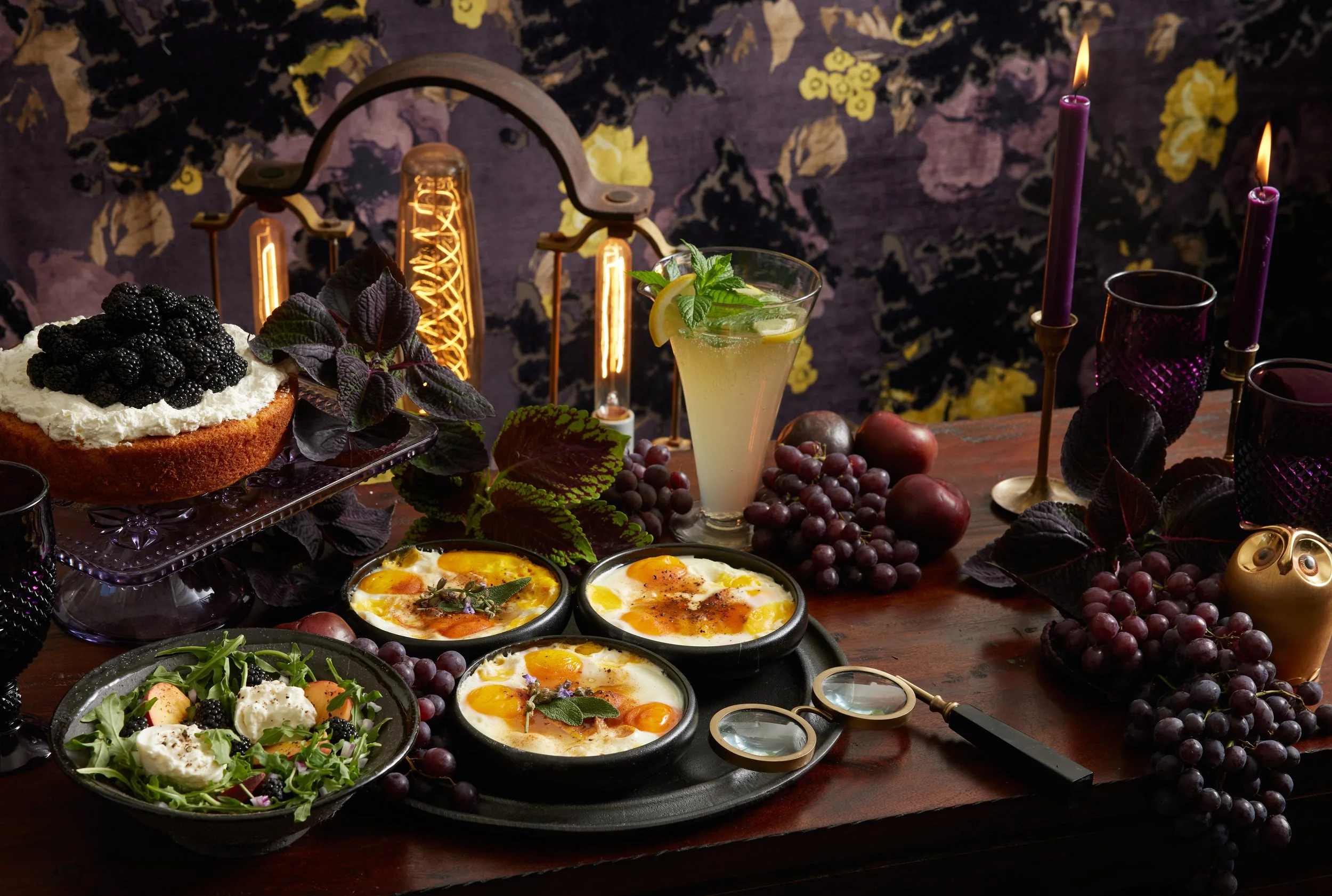 Steampunk/Victorian: Blending opulence with historical trivia, styling tableaus that bridge the gap between fiction and reality.