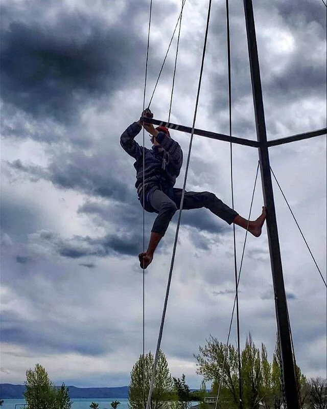 Preparation is everything. It&rsquo;s that time of year to get things dialed. Here&rsquo;s @wyattpike up the mast their #Farr30 getting ready for the first sail of the year. Tonight at Park City Sailing, the #Elliott6M racers will be stepping their m