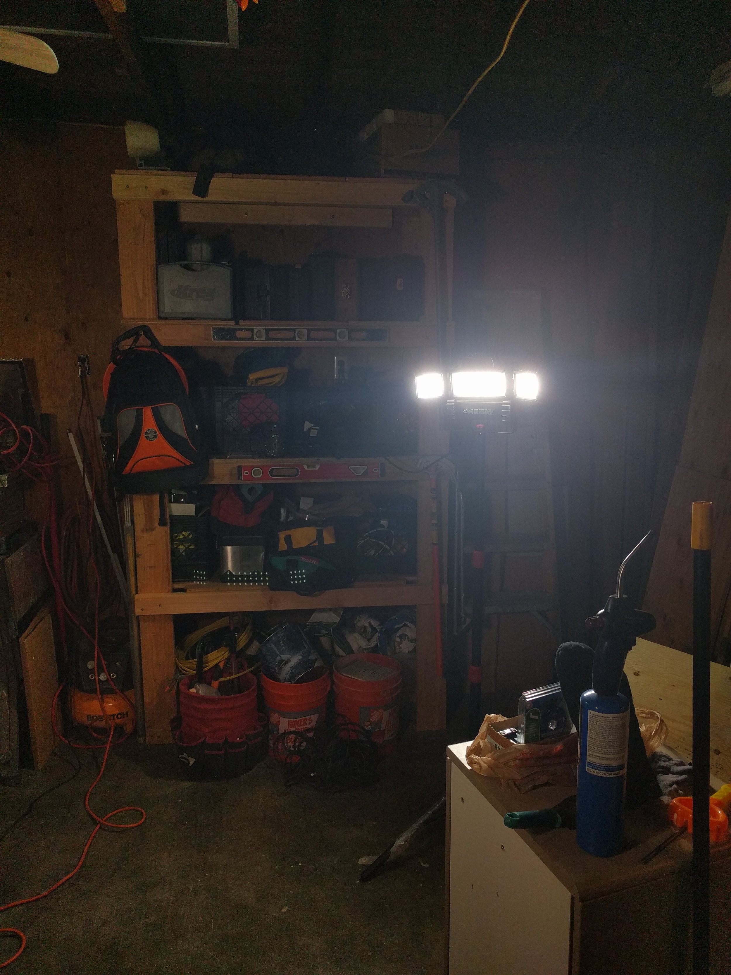 LED work light for filmmaking