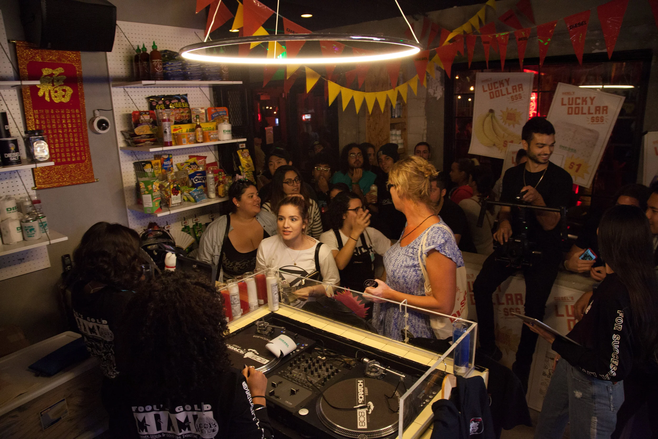 FSL_Lucky _Dollar_Party_SELECTS_051.jpg