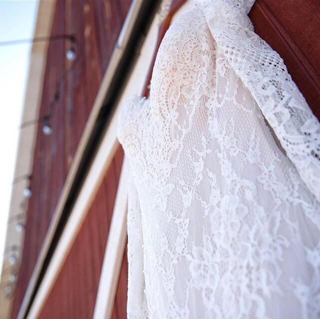 #Repost @completeweddingstl
・・・
How gorgeous are the details on this dress?! #completeweddingsandevents #completeweddingstl #completeweddingsandeventsstl #completewedo #completewedostl #completeweddingphotography #completeweddingphotographer #stlouis