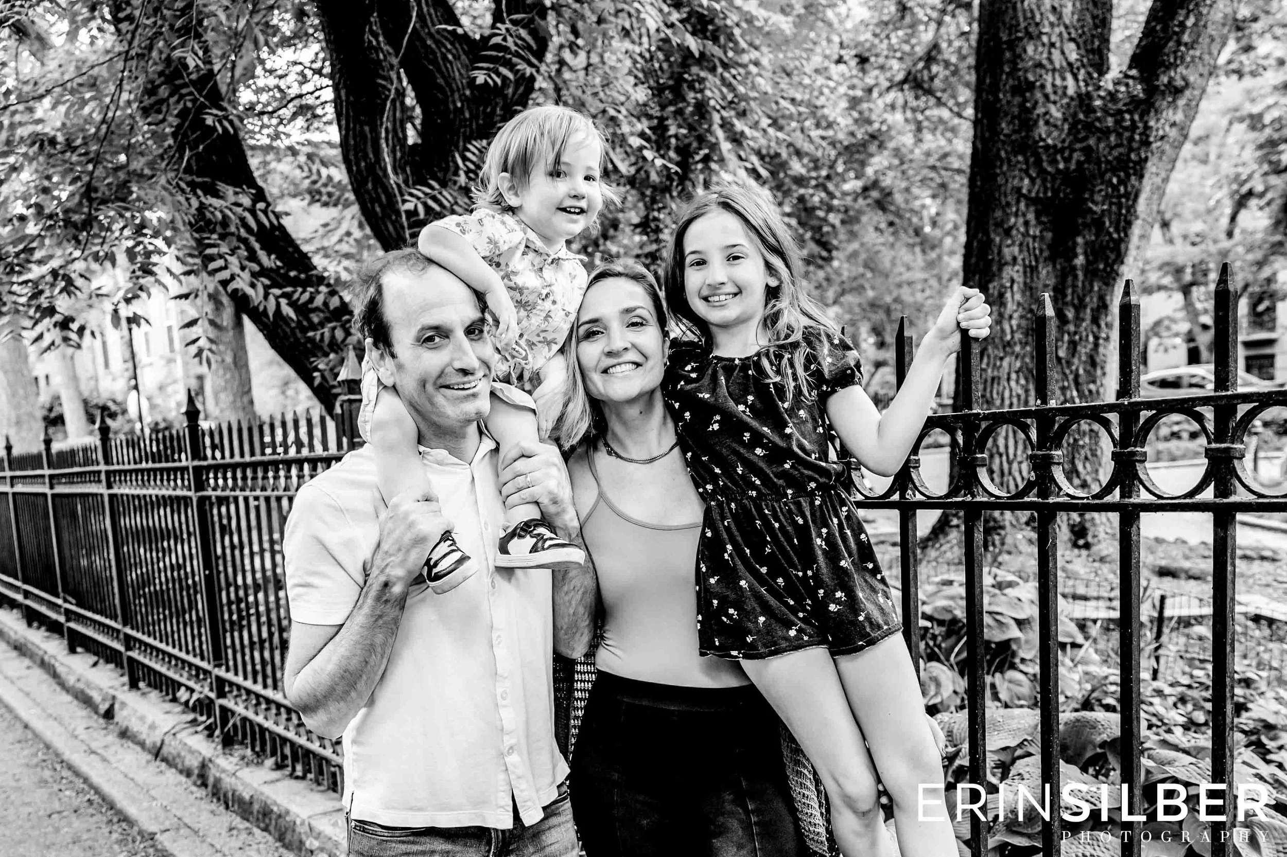 2025Aug_ESP_Family-Portraits_Cobble-Hill-17.jpg