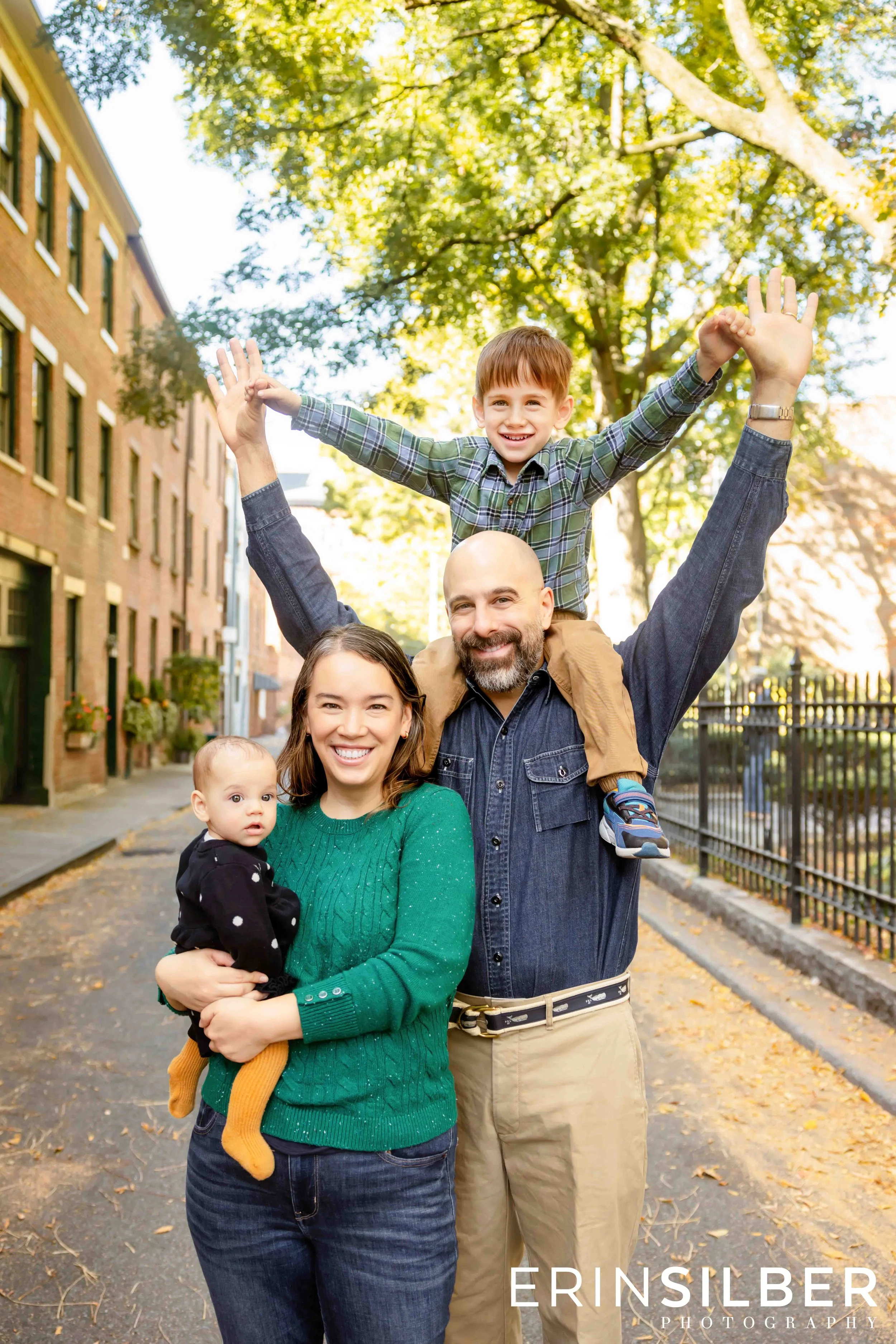 2025Aug_ESP_Family-Portraits_Brooklyn-Heights-1.jpg