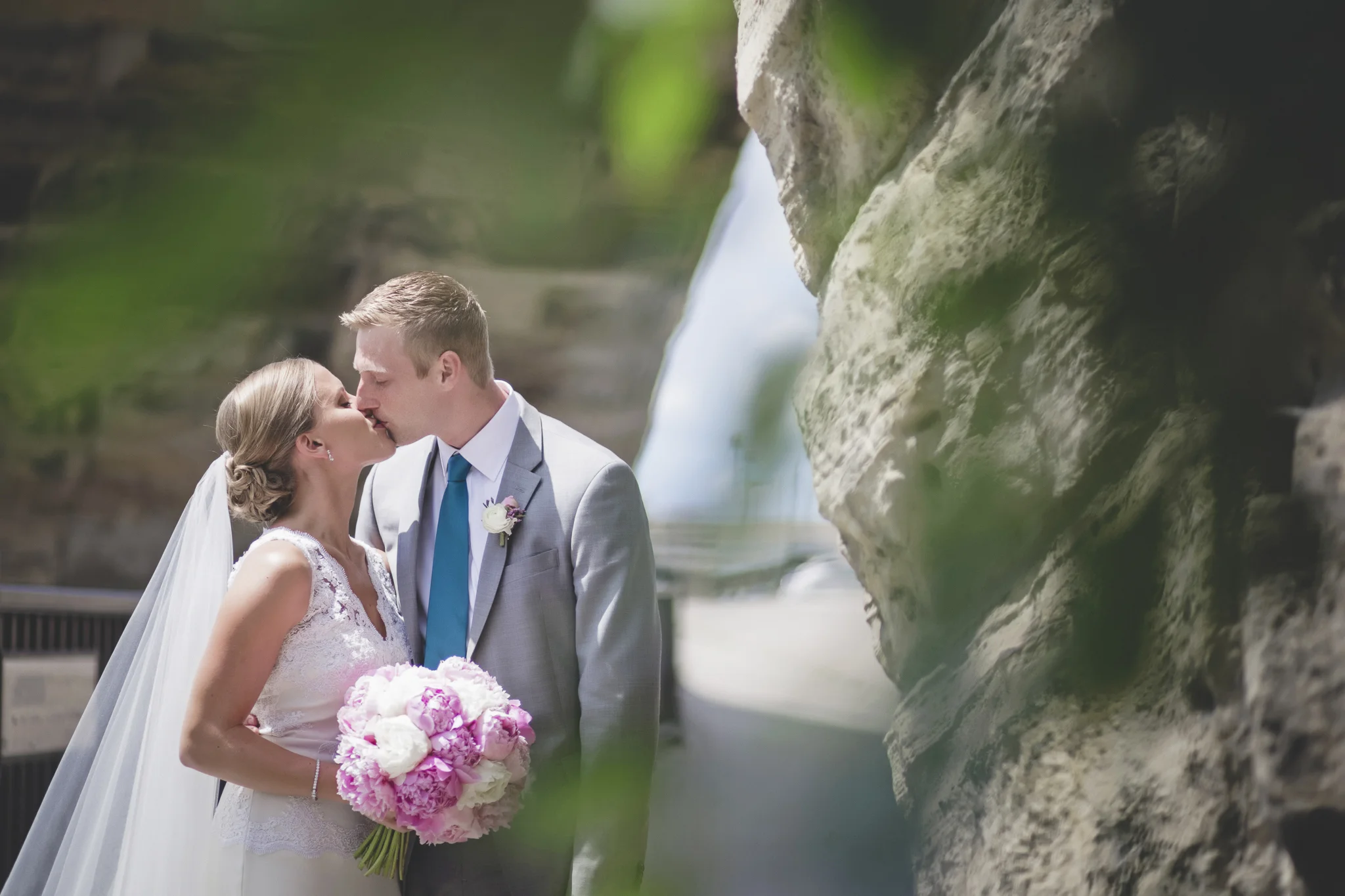 minneapolis central library mintahoe wedding photography-16.jpg