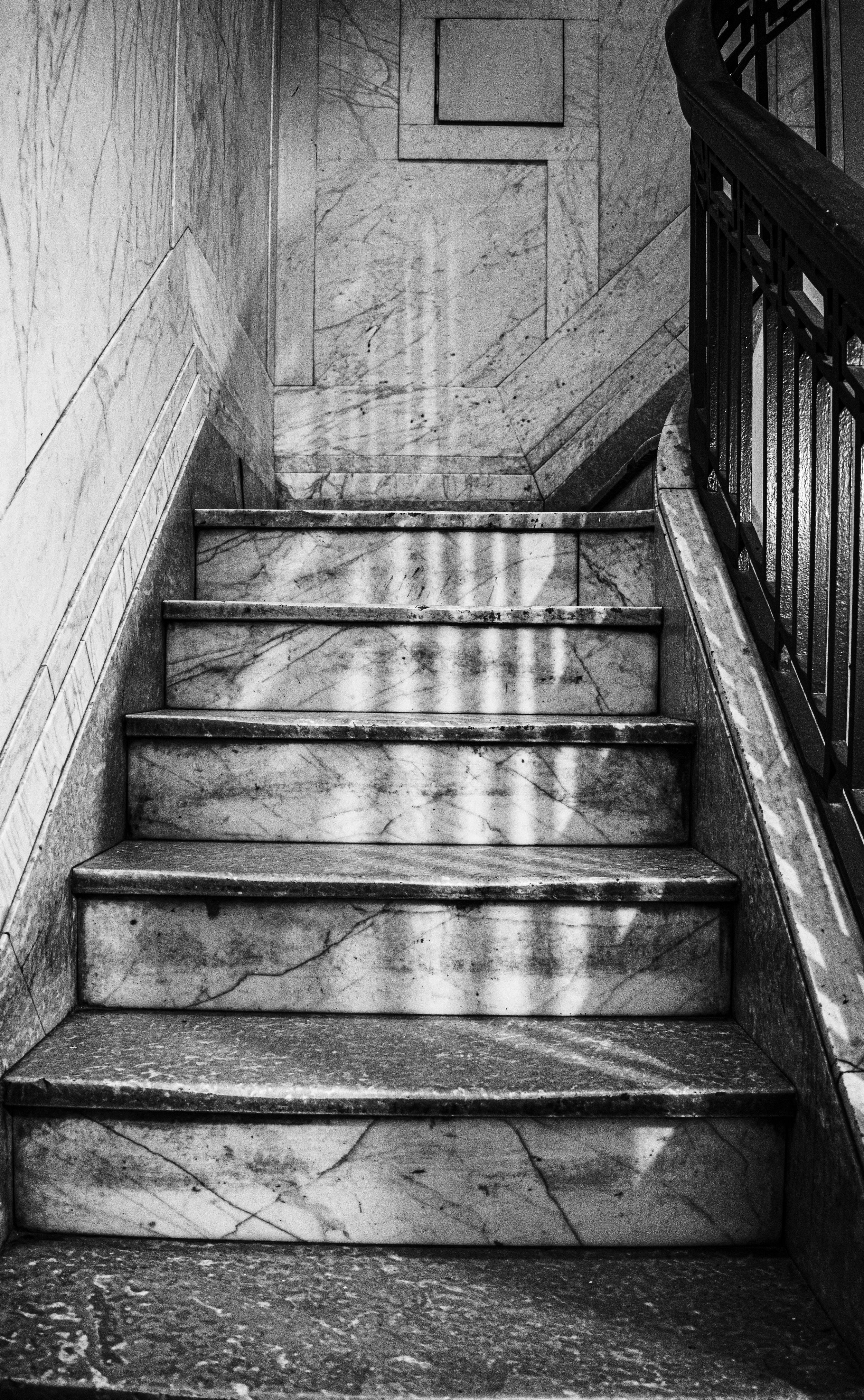 staircase-bnw.jpg