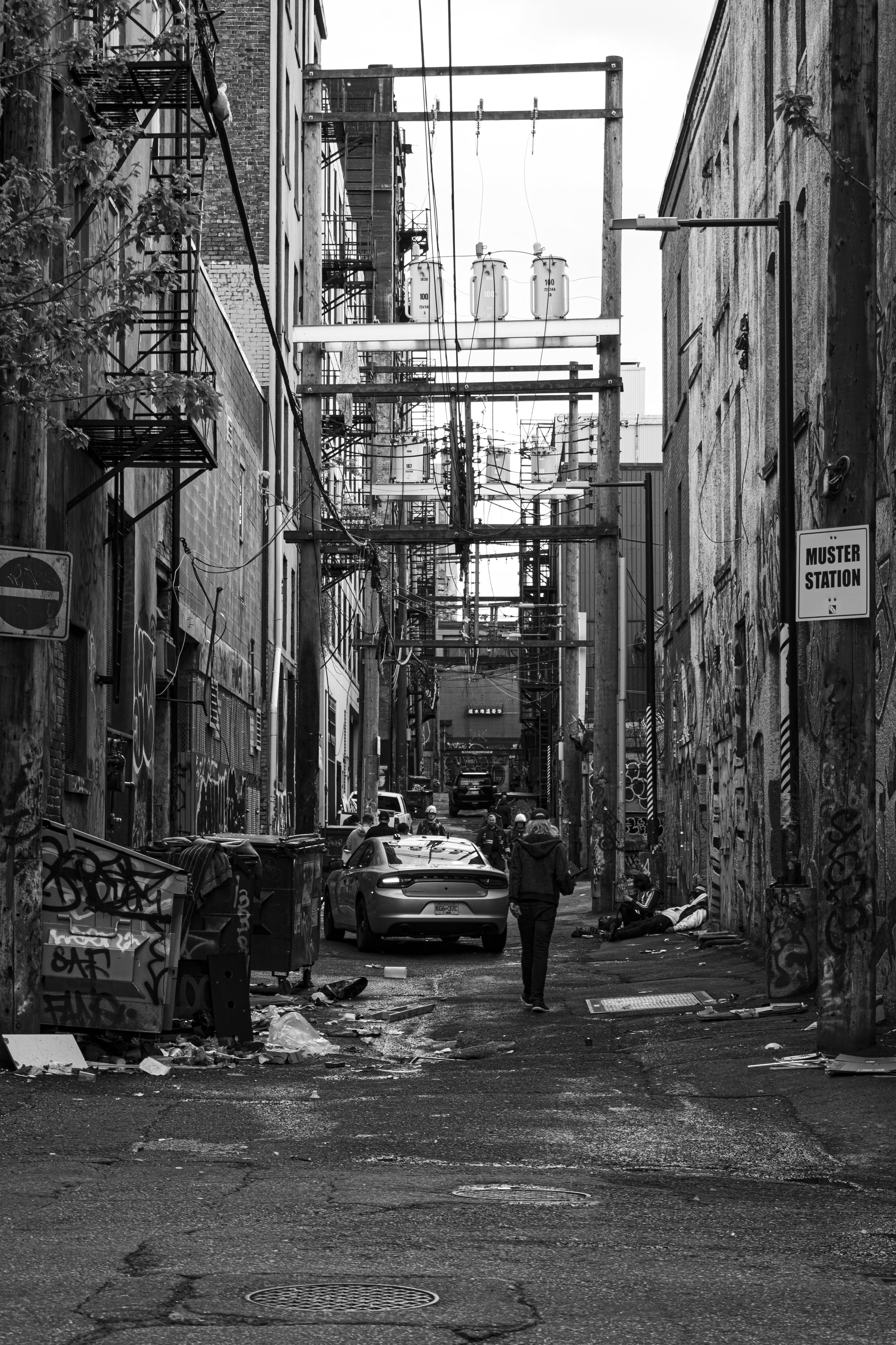 dtes-alley-long shot-bnw.jpg