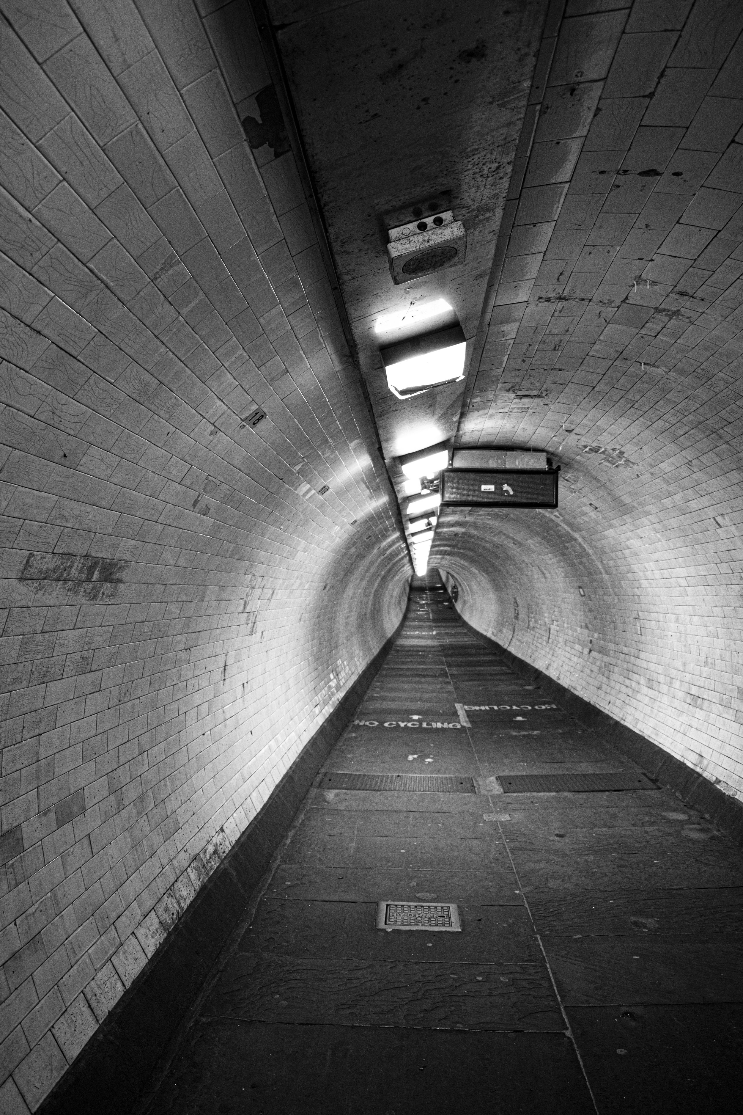 greenwich foot tunnel2.jpg