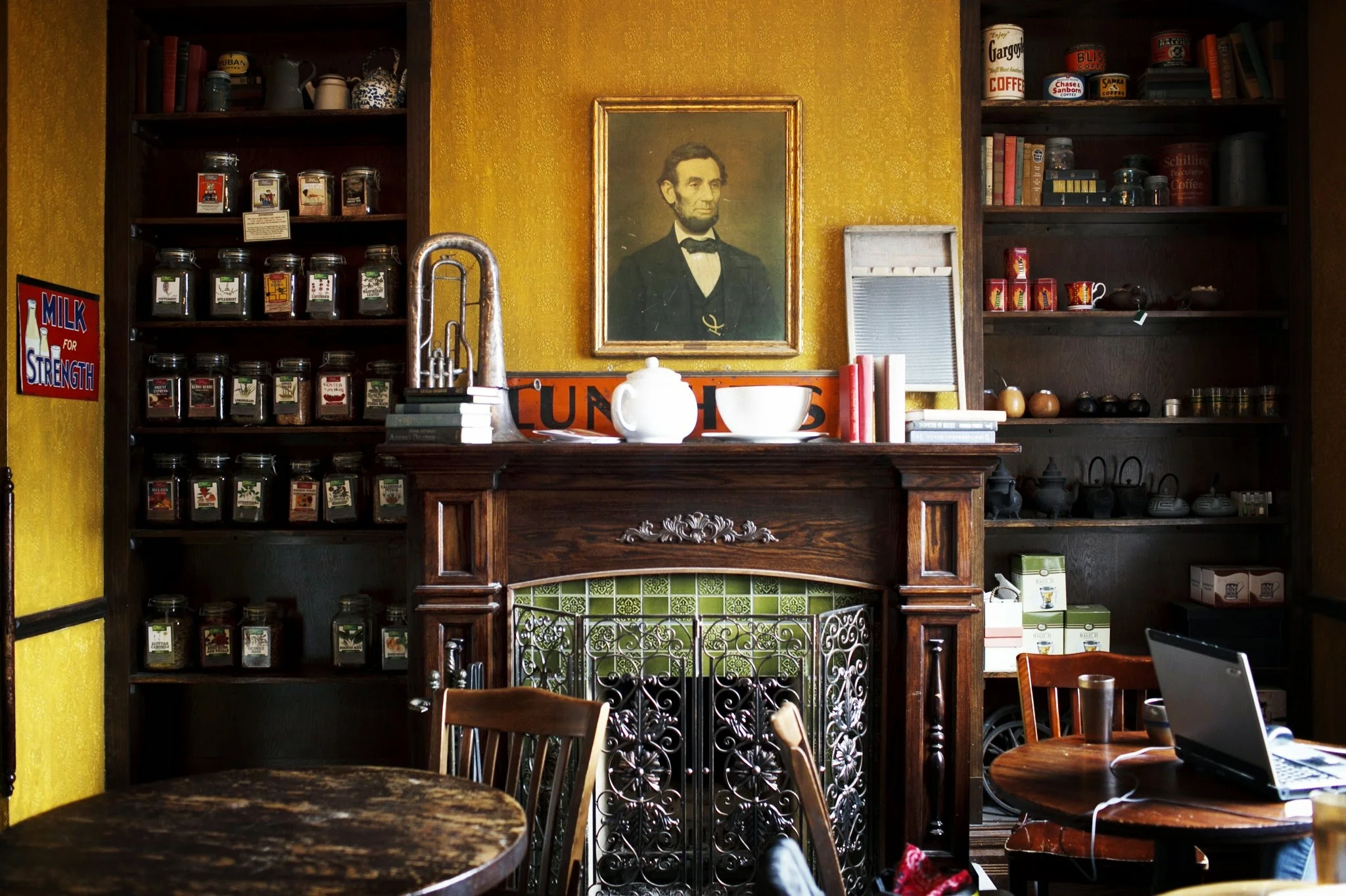 Bourgeois Pig Cafe - Old Town, Chicago