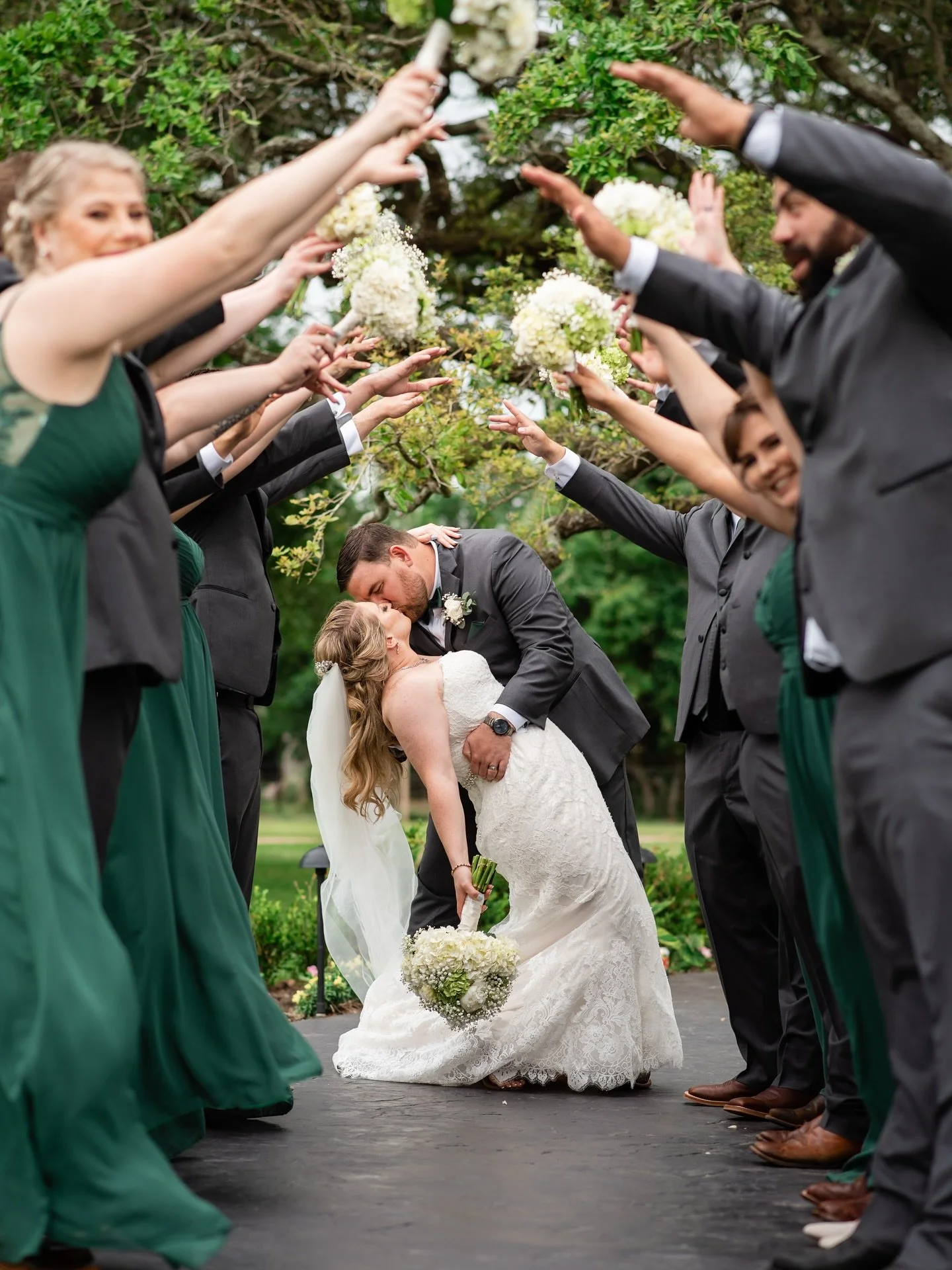 Oh&hellip; don&rsquo;t mind me, just reminiscing on some magical moments from this beautiful 2021 wedding. ✨

Weddings have a way of reminding us why we adore what we do. 💍💕

#HoustonWeddingPhotographer #HoustonBride #HoustonWeddingPhotography #Hou