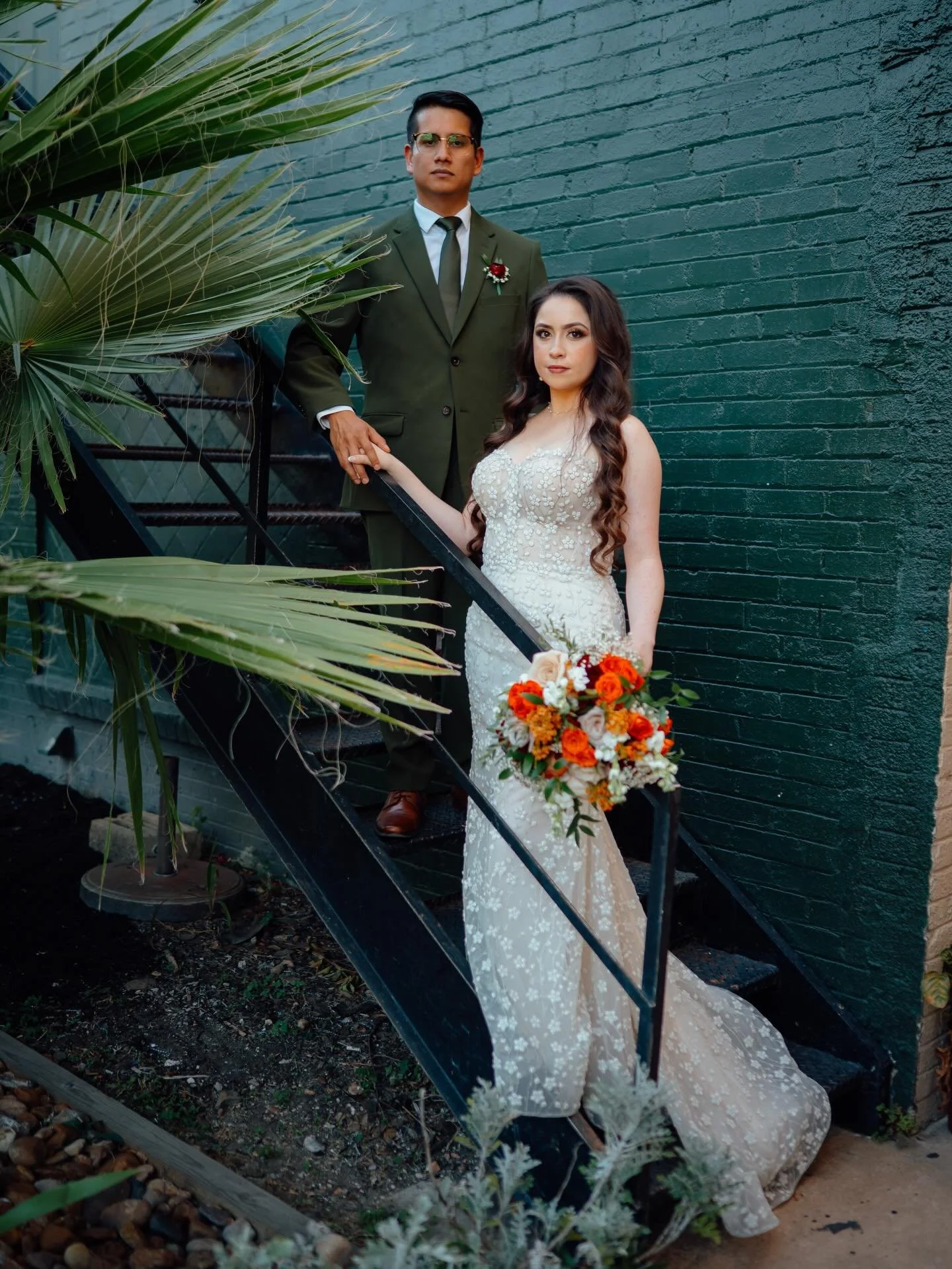 Golden hour magic 💛 

#HoustonWeddingPhotographer  #TexasWeddingPhotographer #HoustonBrides

📍 JMG Photography | Capturing weddings, engagements, and milestone portraits in Houston &amp; surrounding areas.