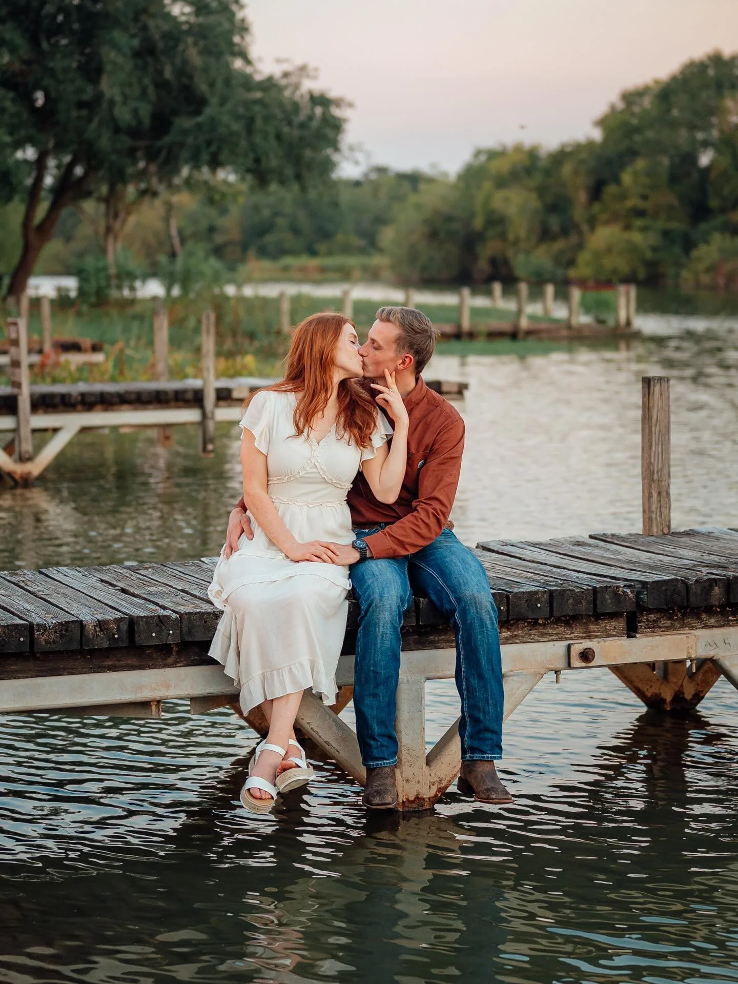 A moment worth remembering ✨💍

#HoustonEngagementPhotographer #HoustonCouples #HoustonWeddingPhotographer

📍 JMG Photography | Capturing engagement sessions and wedding stories across Houston &amp; surrounding areas. At JMG, we feel that life is wo