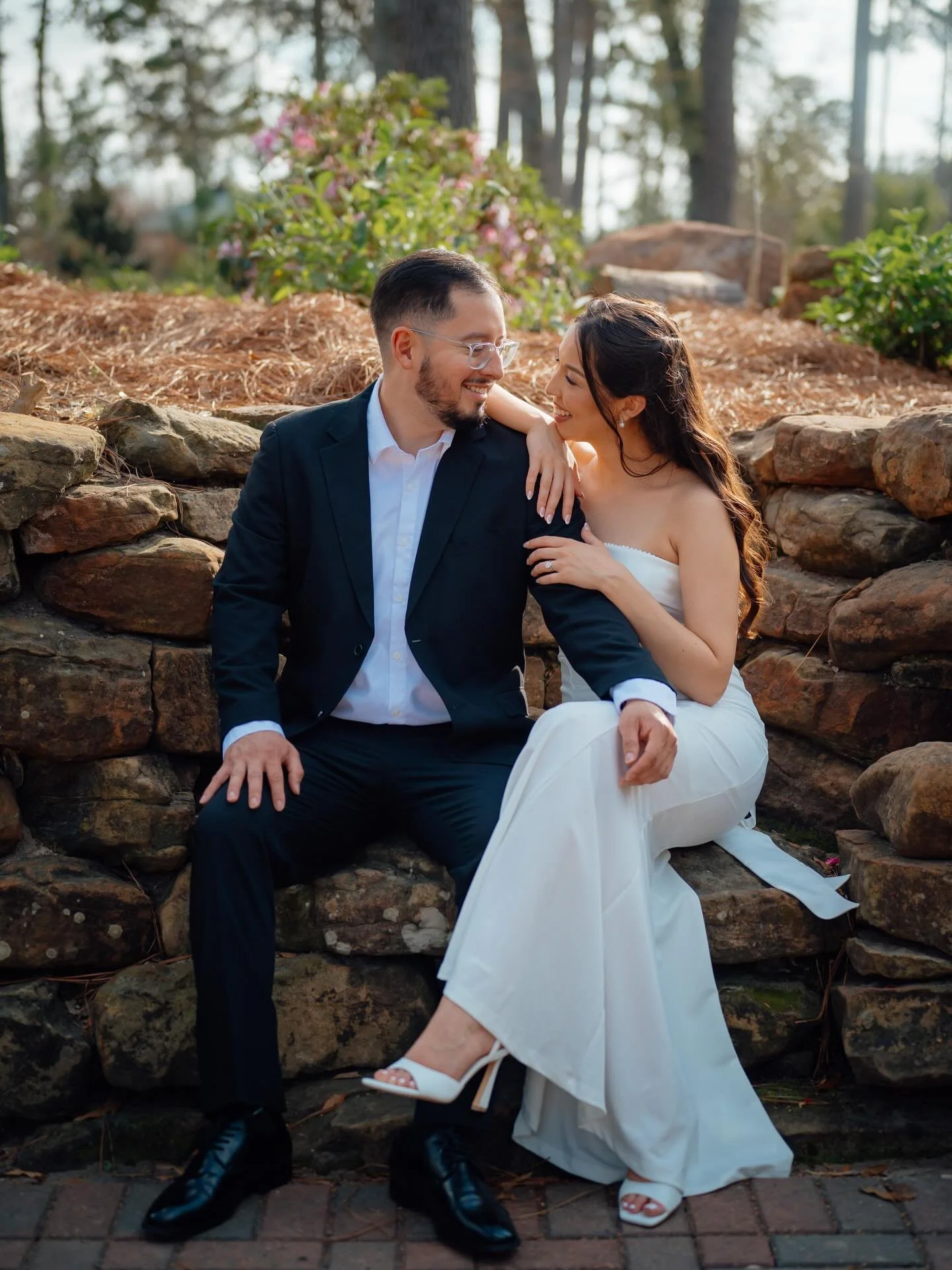 Some people just make love look effortless 🤍

#HoustonEngagement #HoustonEngagementPhotographer #HoustonCouples

📍 JMG Photography | Capturing engagement sessions across Houston &amp; surrounding areas with timeless, natural, story-driven images. A