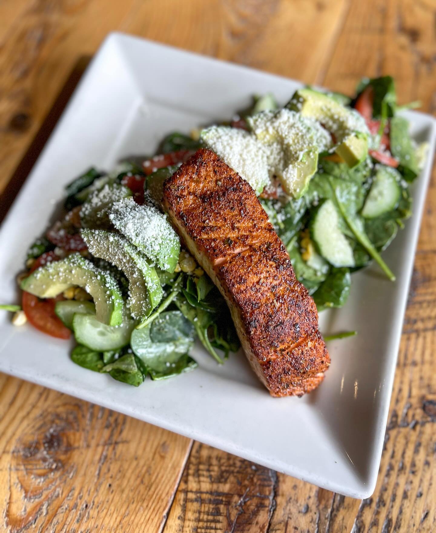 The sun is shining, and our Avocado Salad is calling your name 🥑☀️
TRIVIA @ 7:30PM
Red Sox vs Blue Jays @ 7:07PM