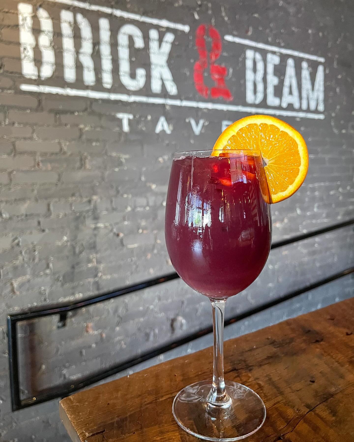 Sangria weather is finally here, and we couldn’t be happier 🤗
Red Sox vs Blue Jays @ 7:07PM
